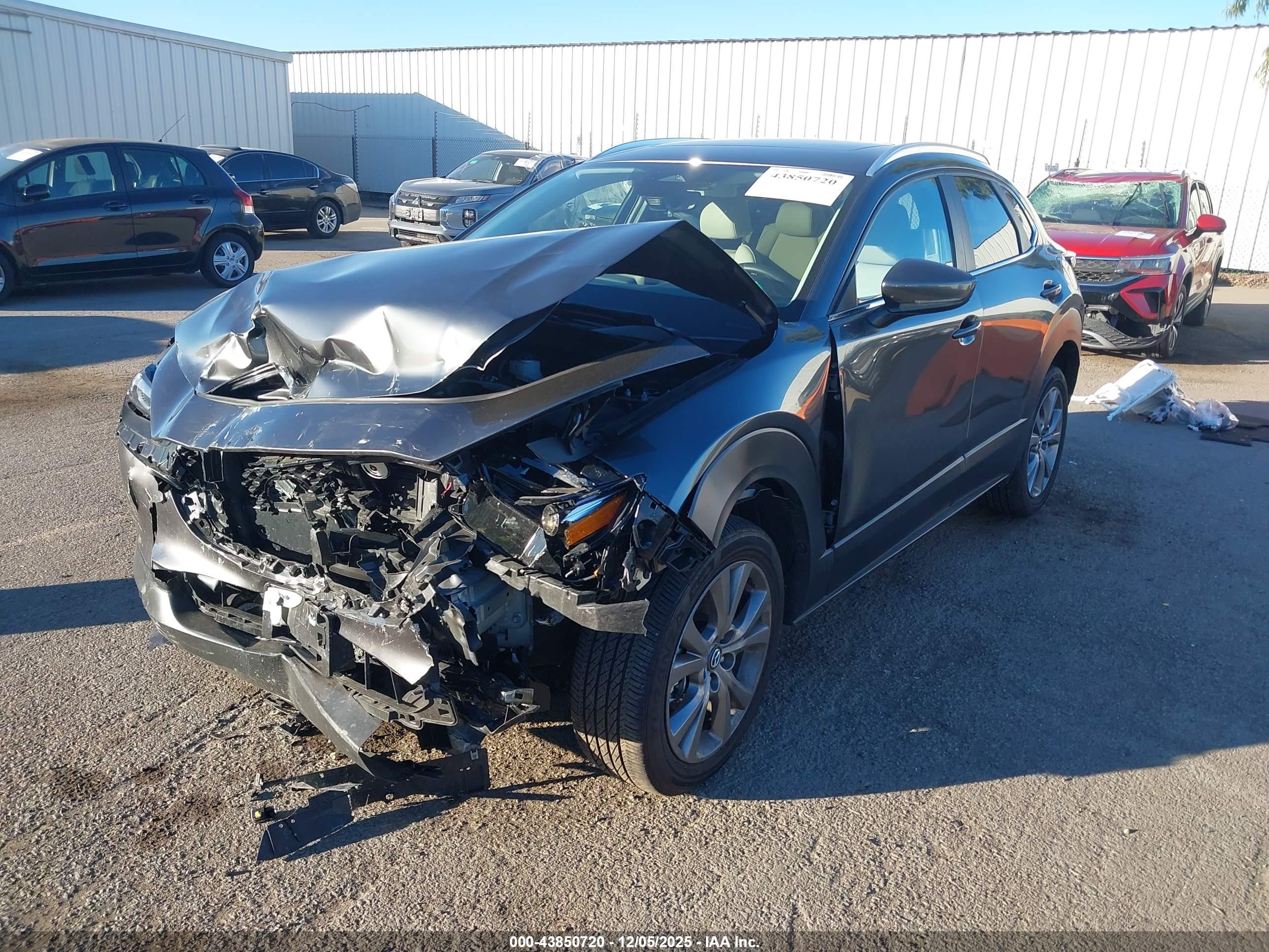 MAZDA CX-30 image 2