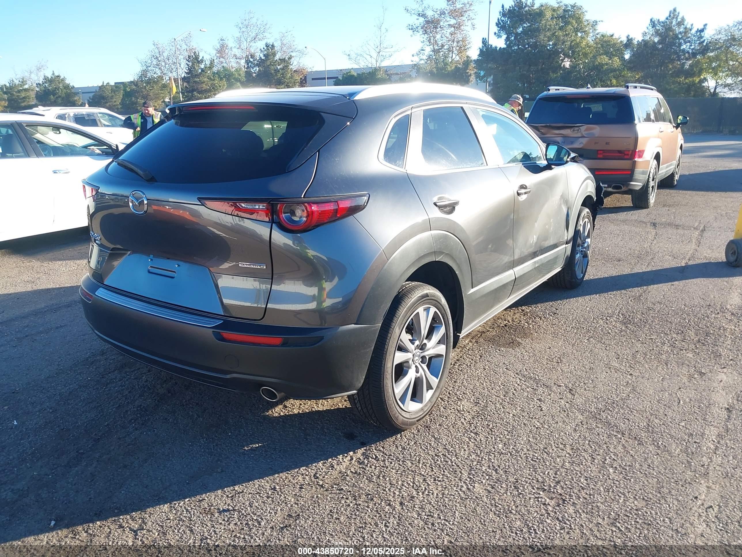MAZDA CX-30 image 4
