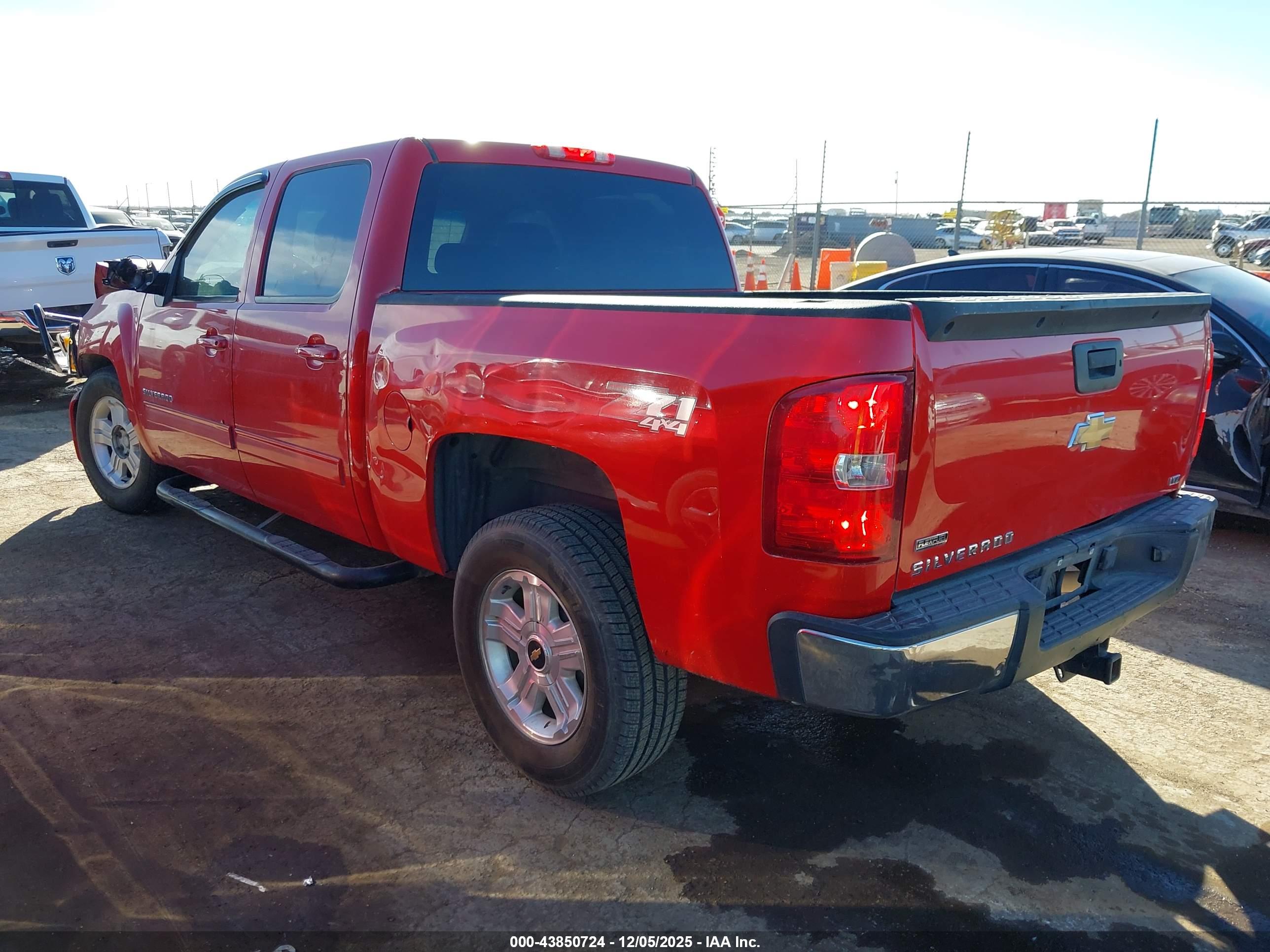 CHEVROLET SILVERADO image 3