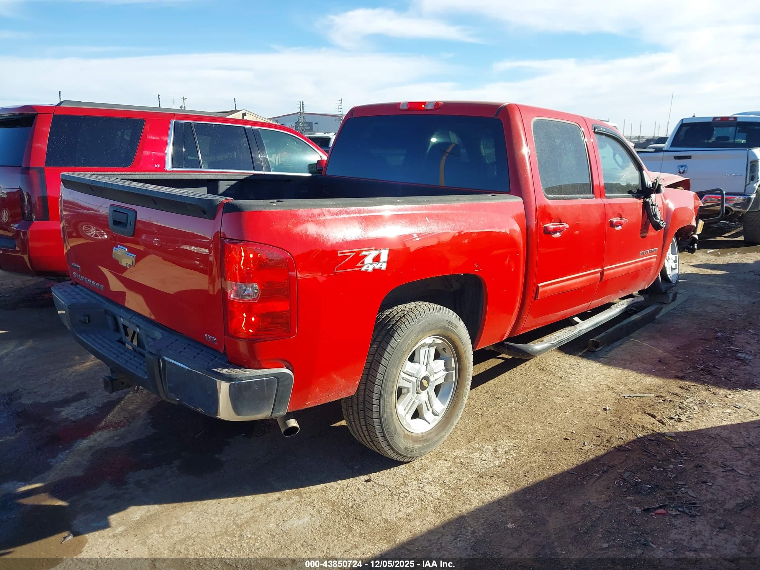 CHEVROLET SILVERADO image 4