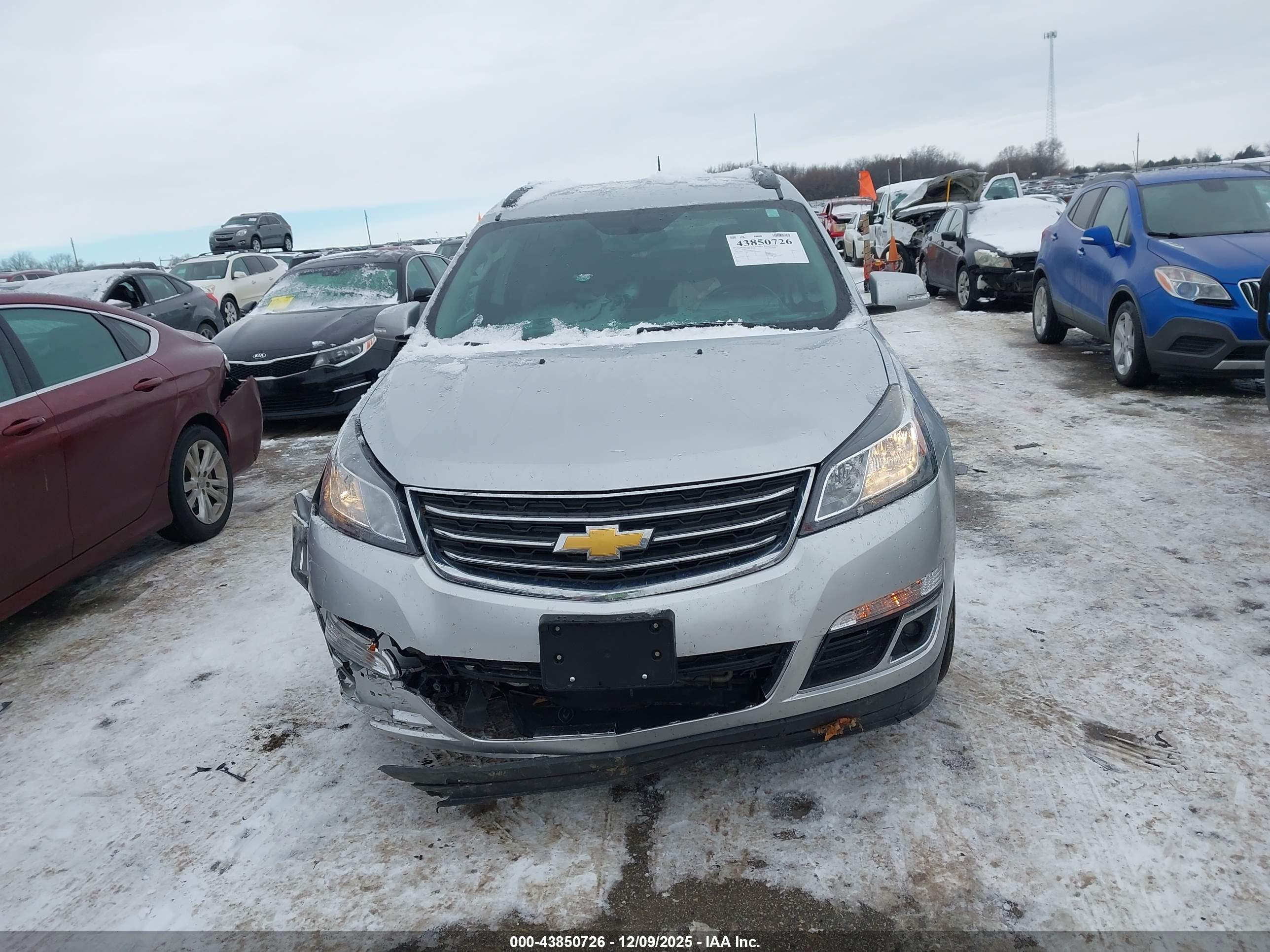CHEVROLET TRAVERSE image 6