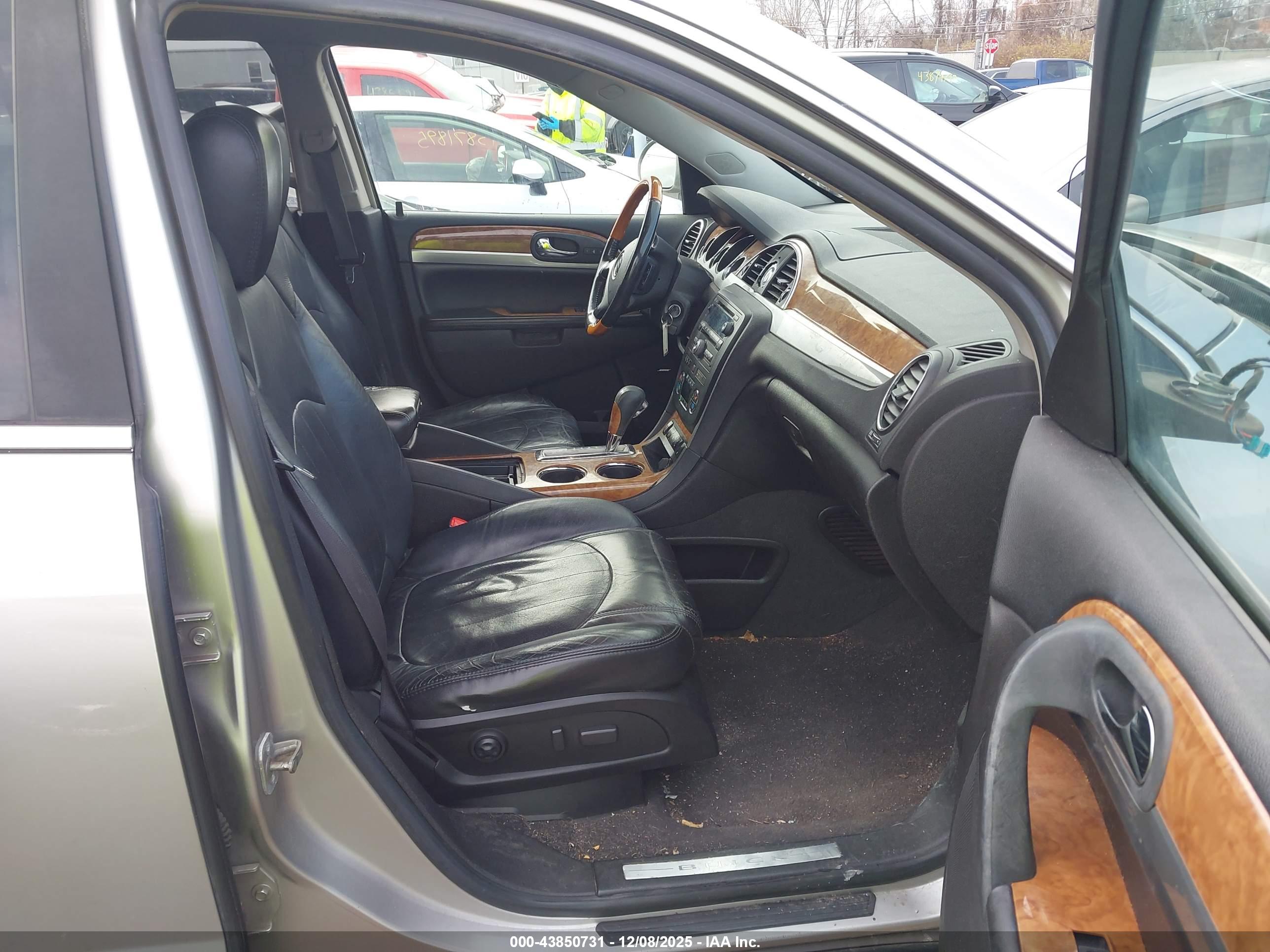 BUICK ENCLAVE image 5