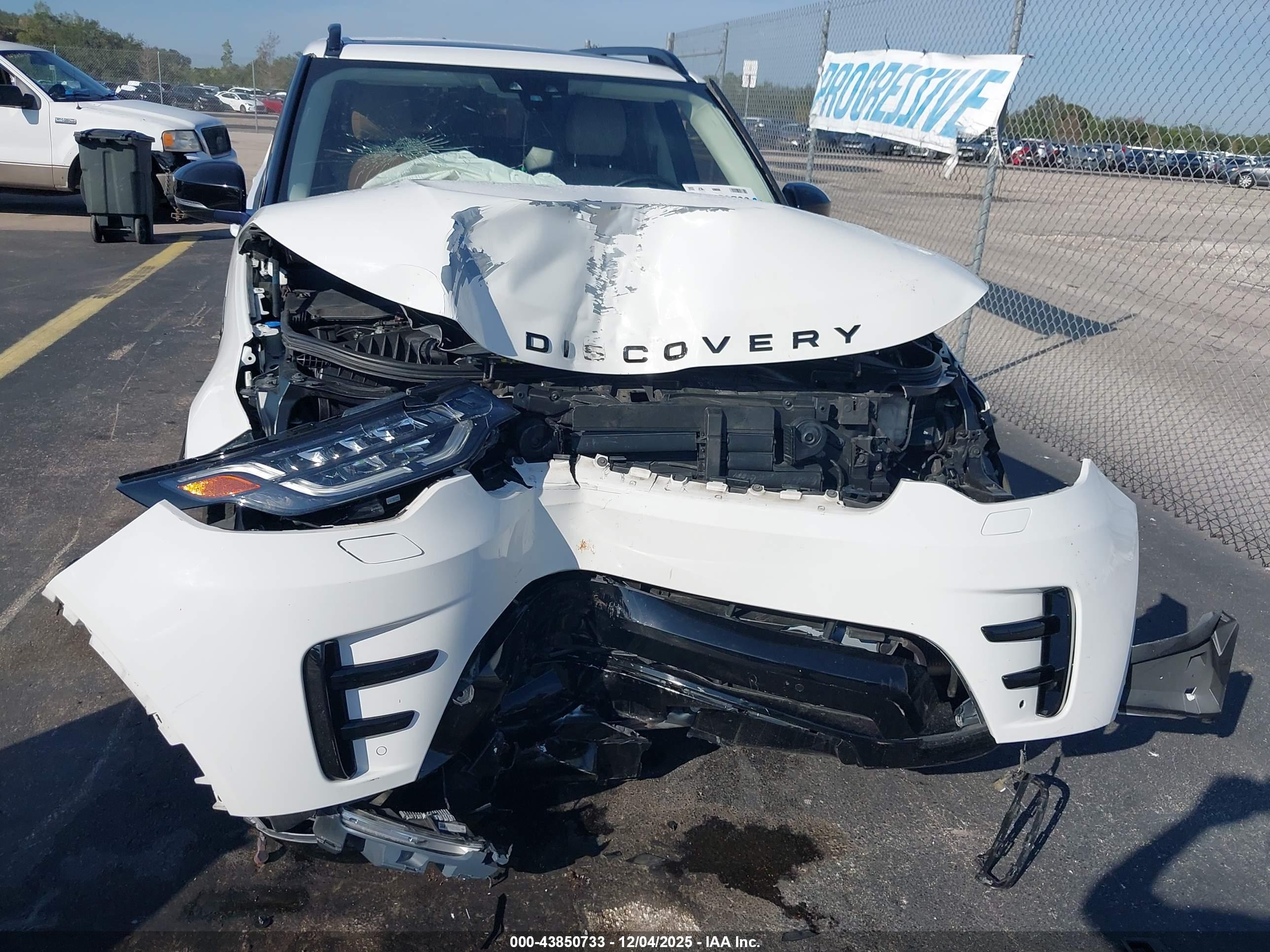 LAND ROVER image 6