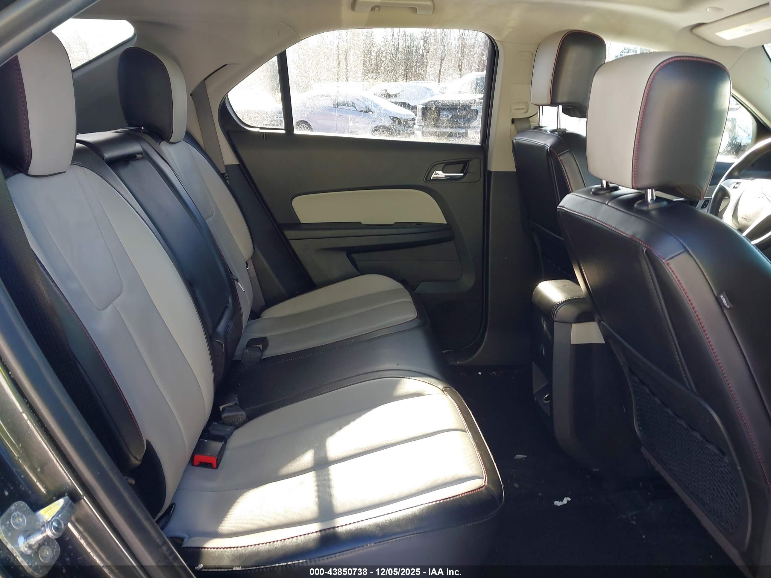 CHEVROLET EQUINOX image 8