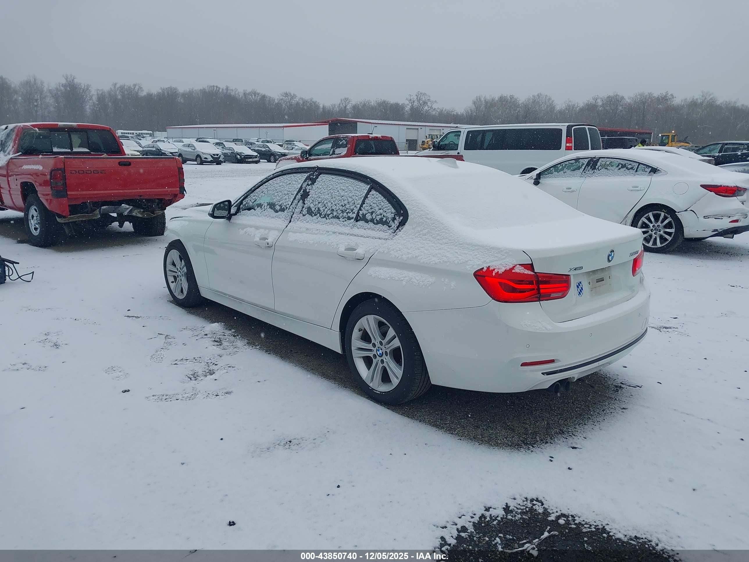 BMW 328I image 3