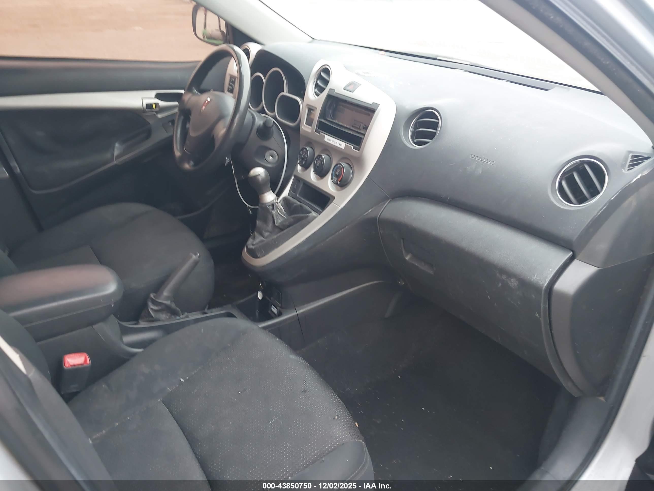 PONTIAC VIBE image 5