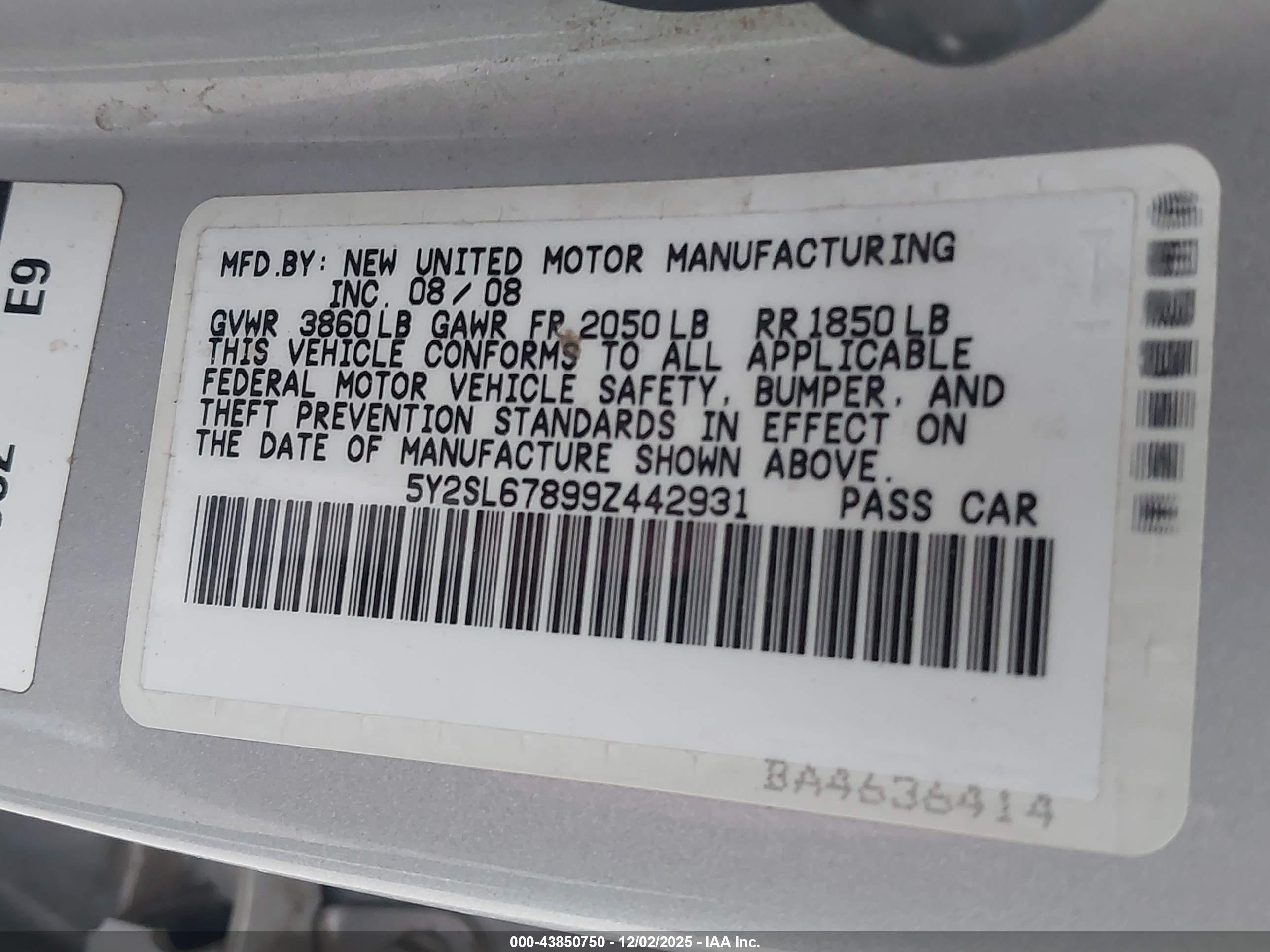PONTIAC VIBE image 9