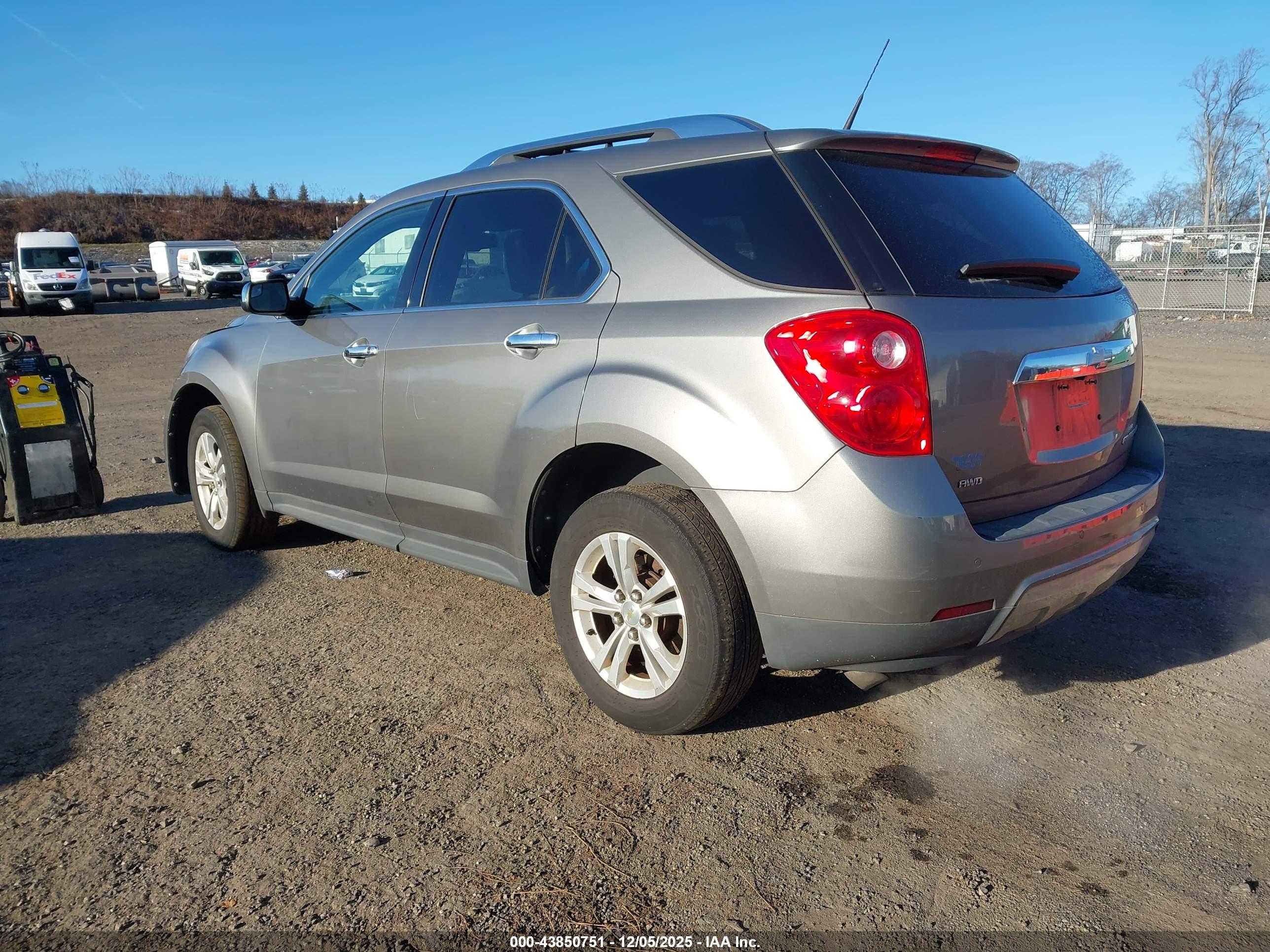 CHEVROLET EQUINOX image 3