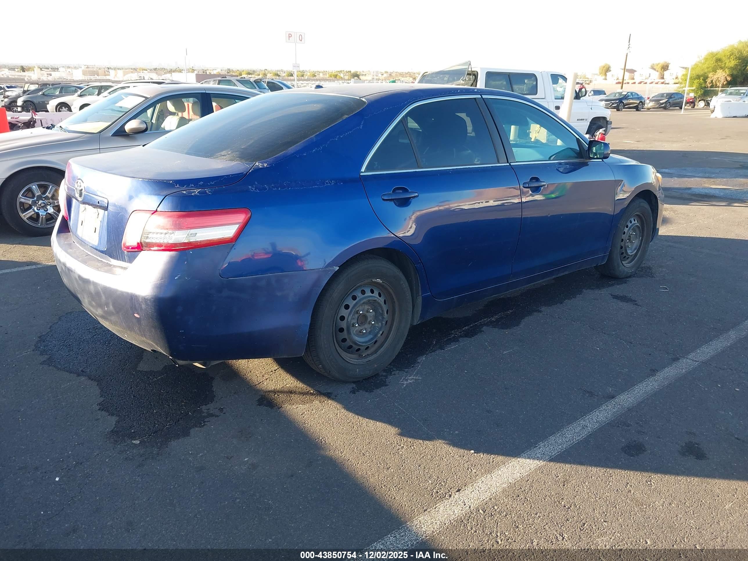 TOYOTA CAMRY image 4