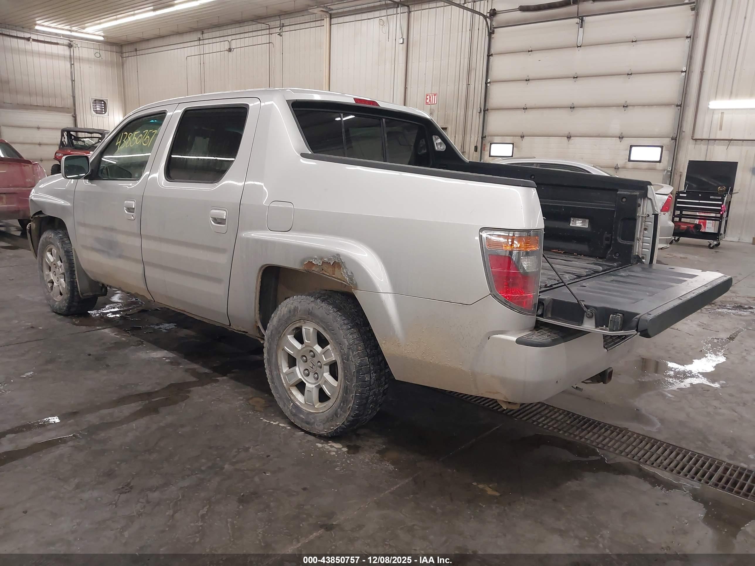 HONDA RIDGELINE image 3