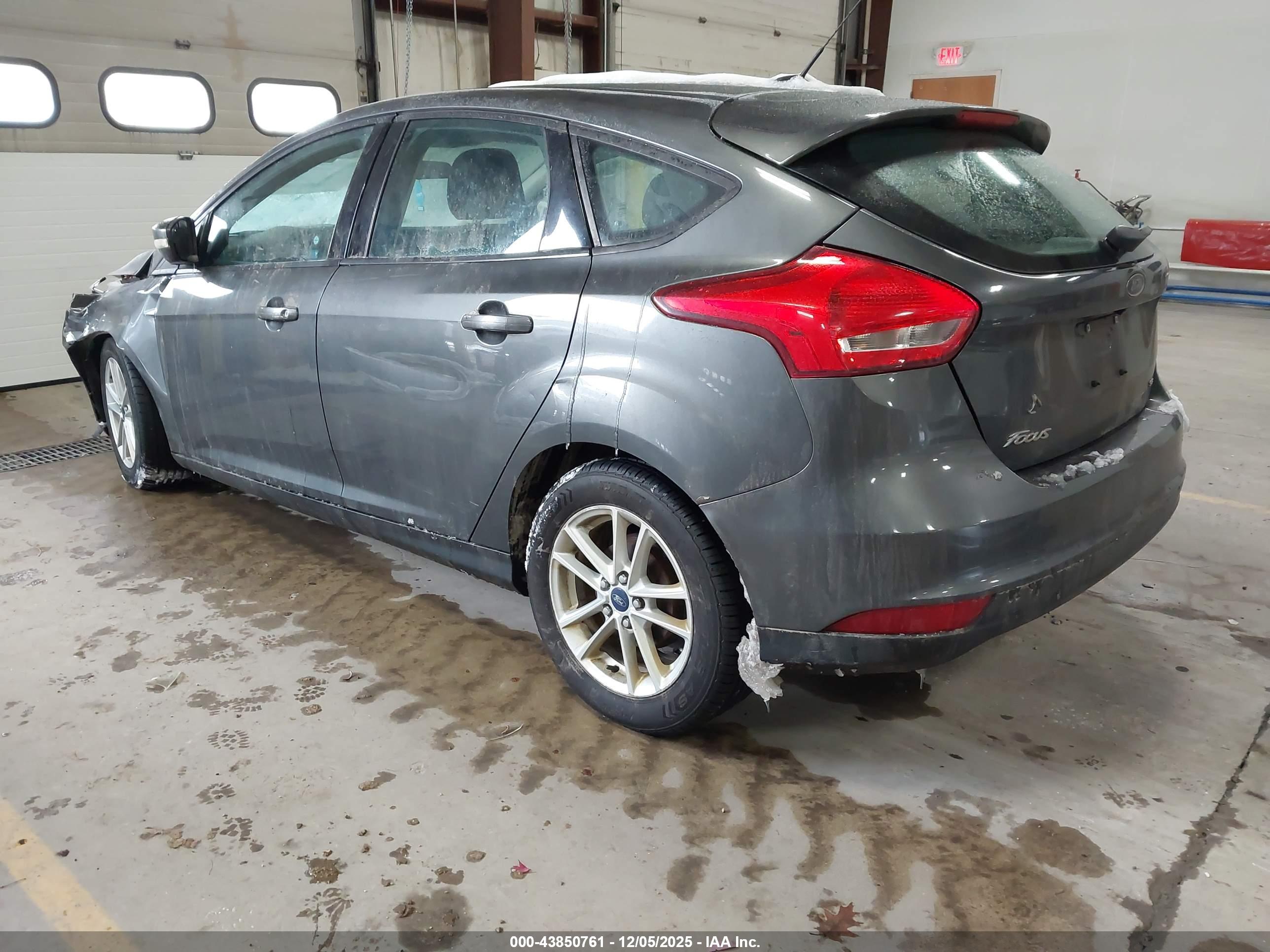 FORD FOCUS image 3