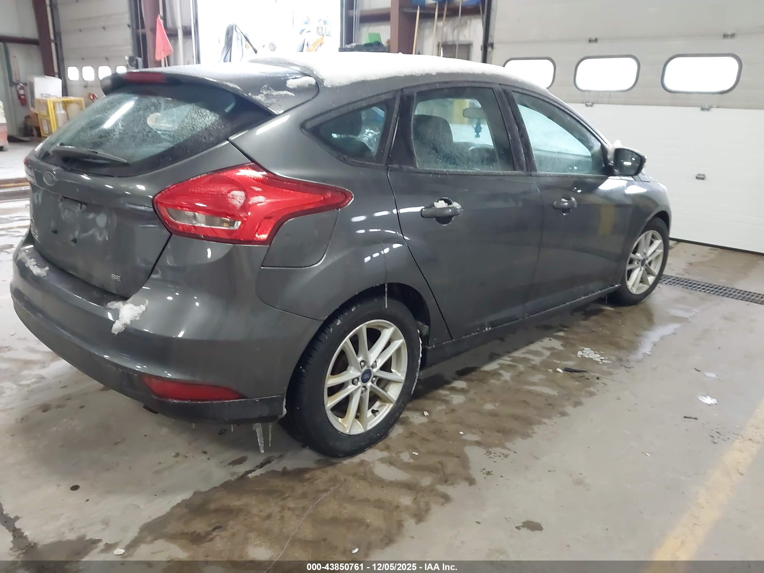 FORD FOCUS image 4