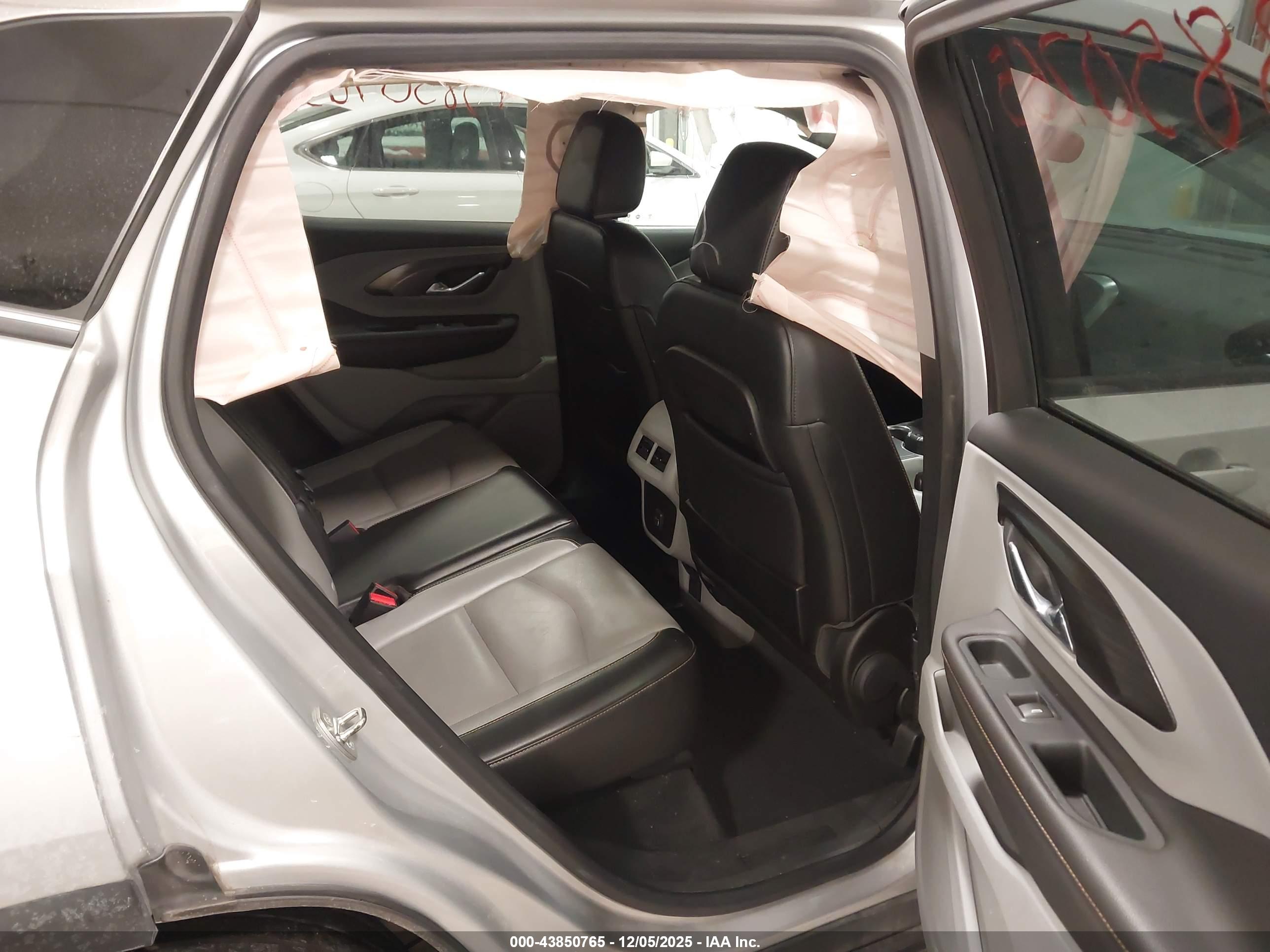 GMC TERRAIN image 8