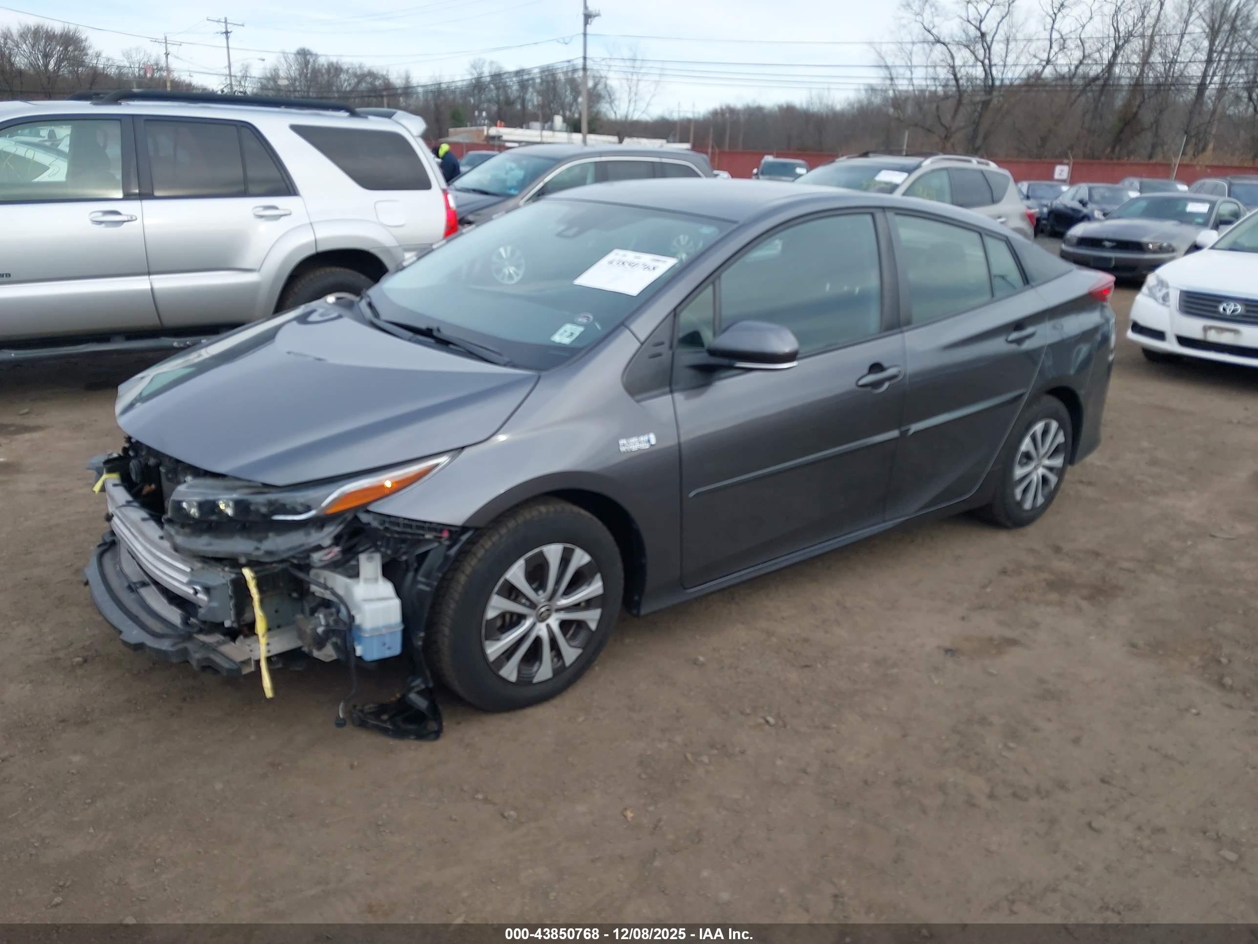 TOYOTA PRIUS image 2
