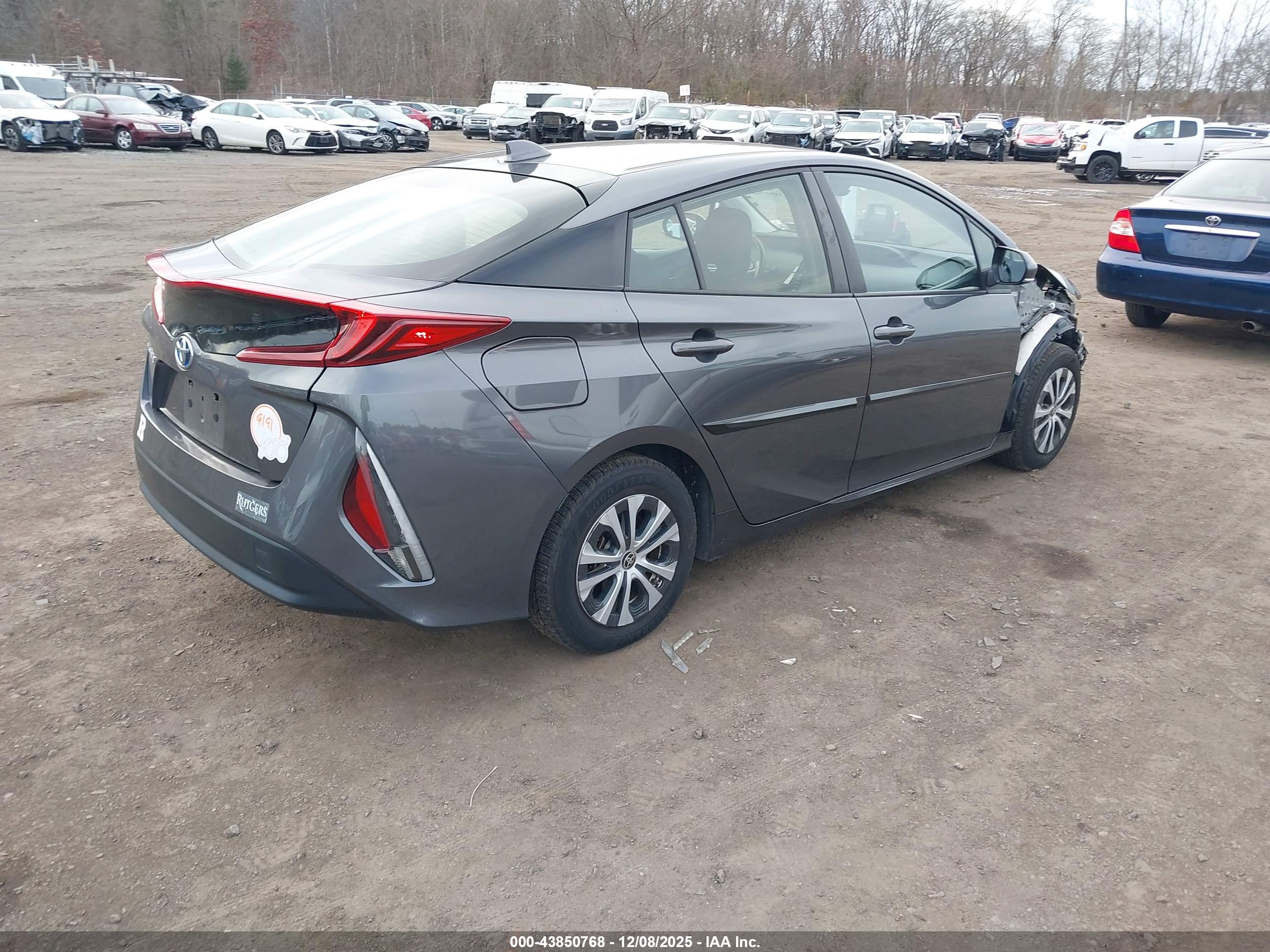 TOYOTA PRIUS image 4