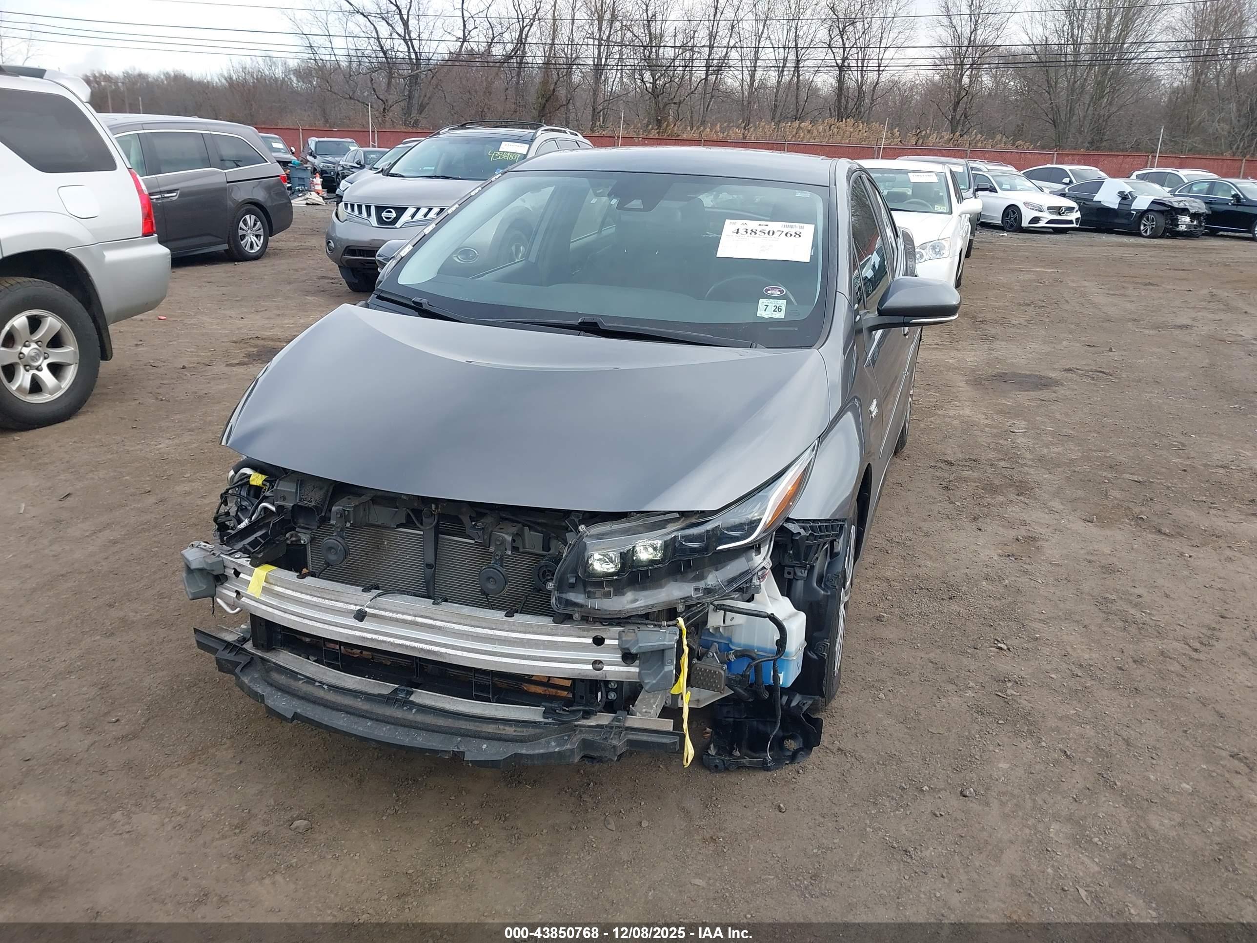 TOYOTA PRIUS image 6