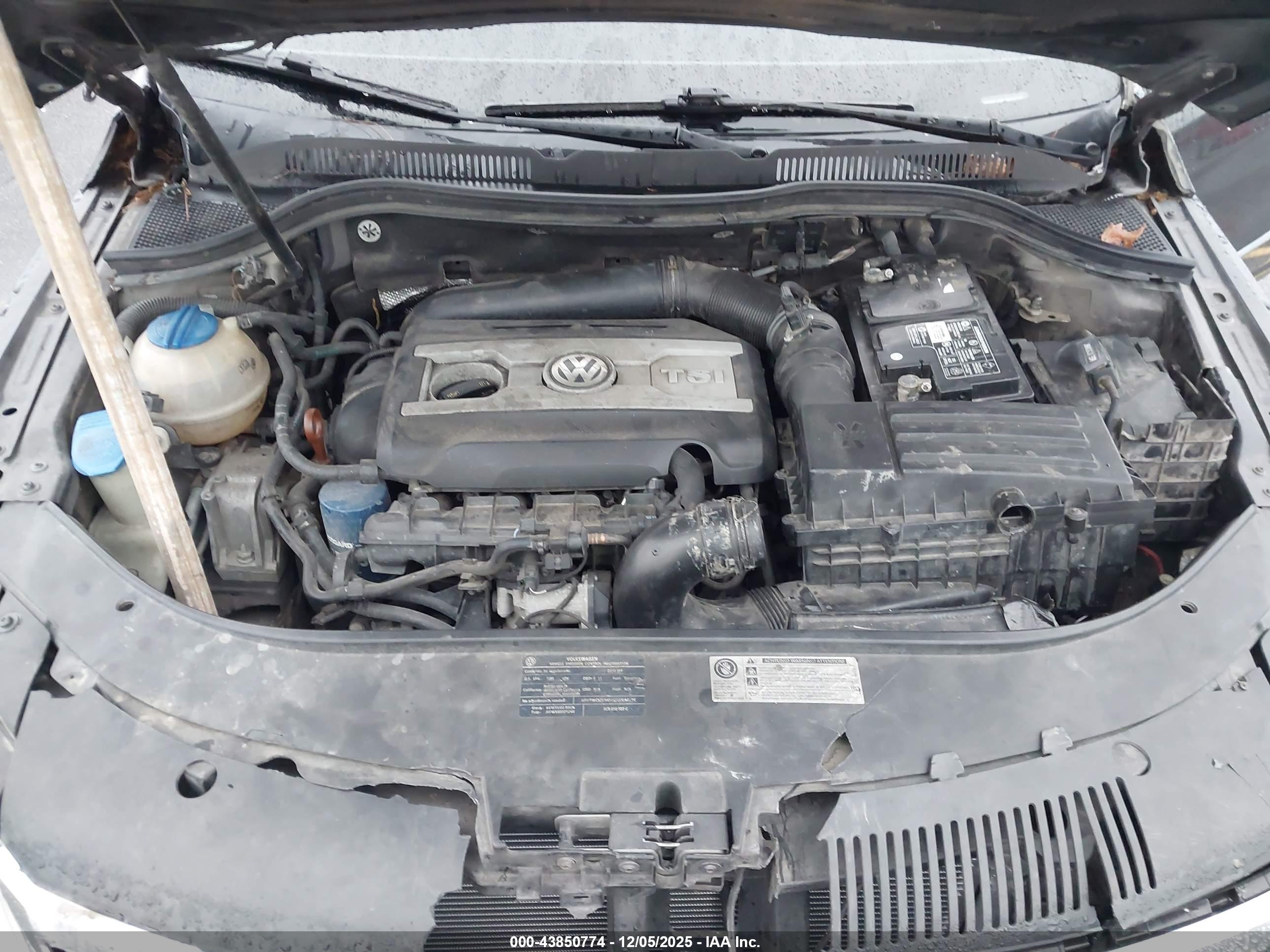 VOLKSWAGEN CC image 10
