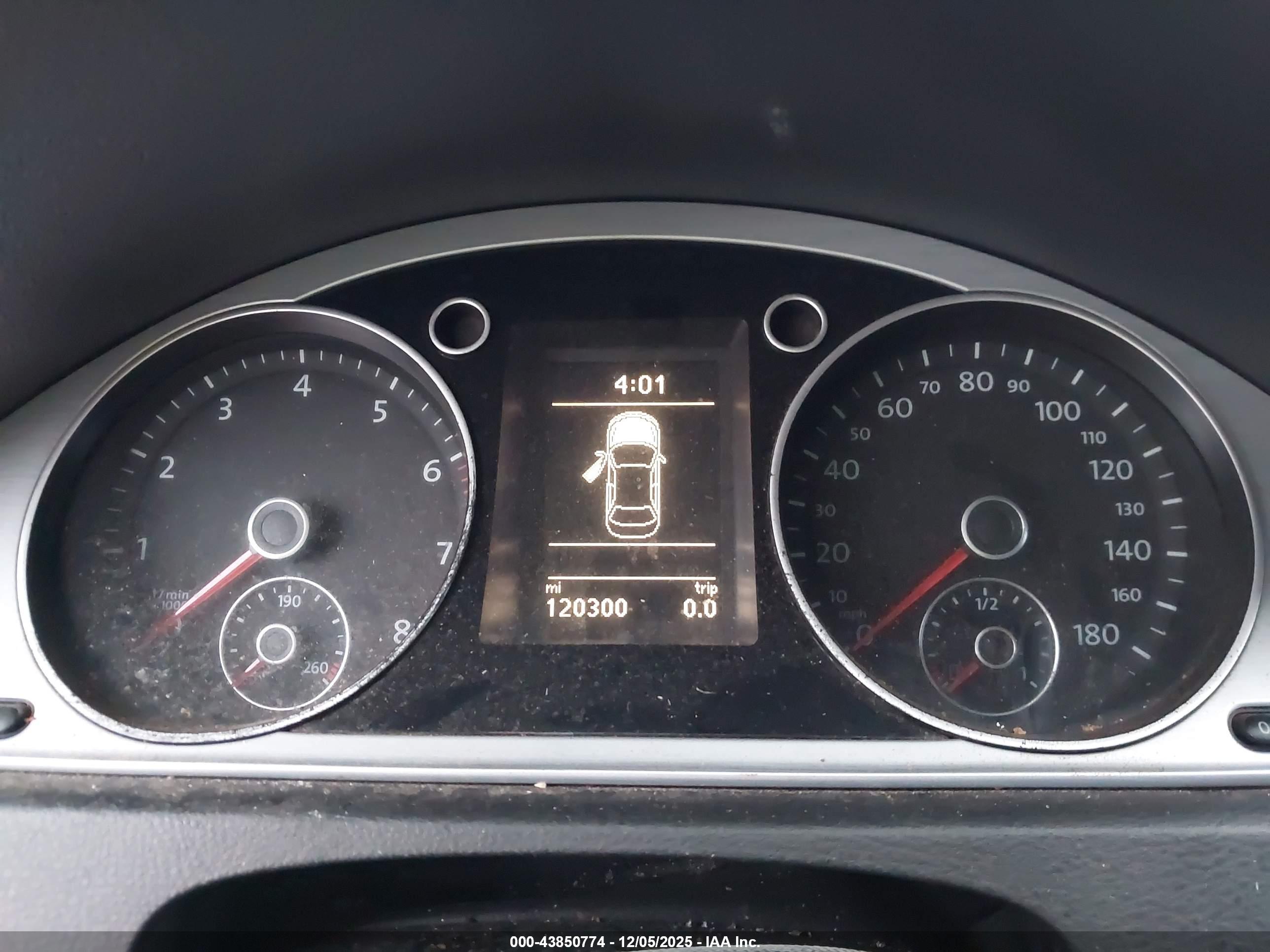 VOLKSWAGEN CC image 7