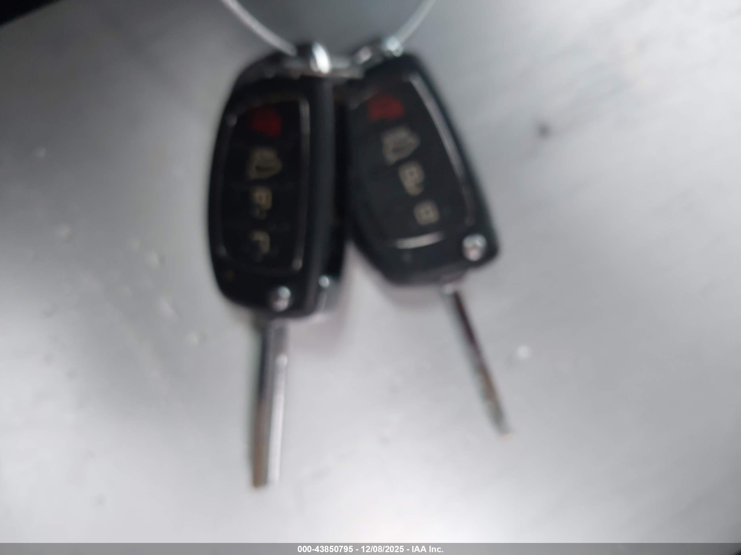 HYUNDAI SANTA image 11