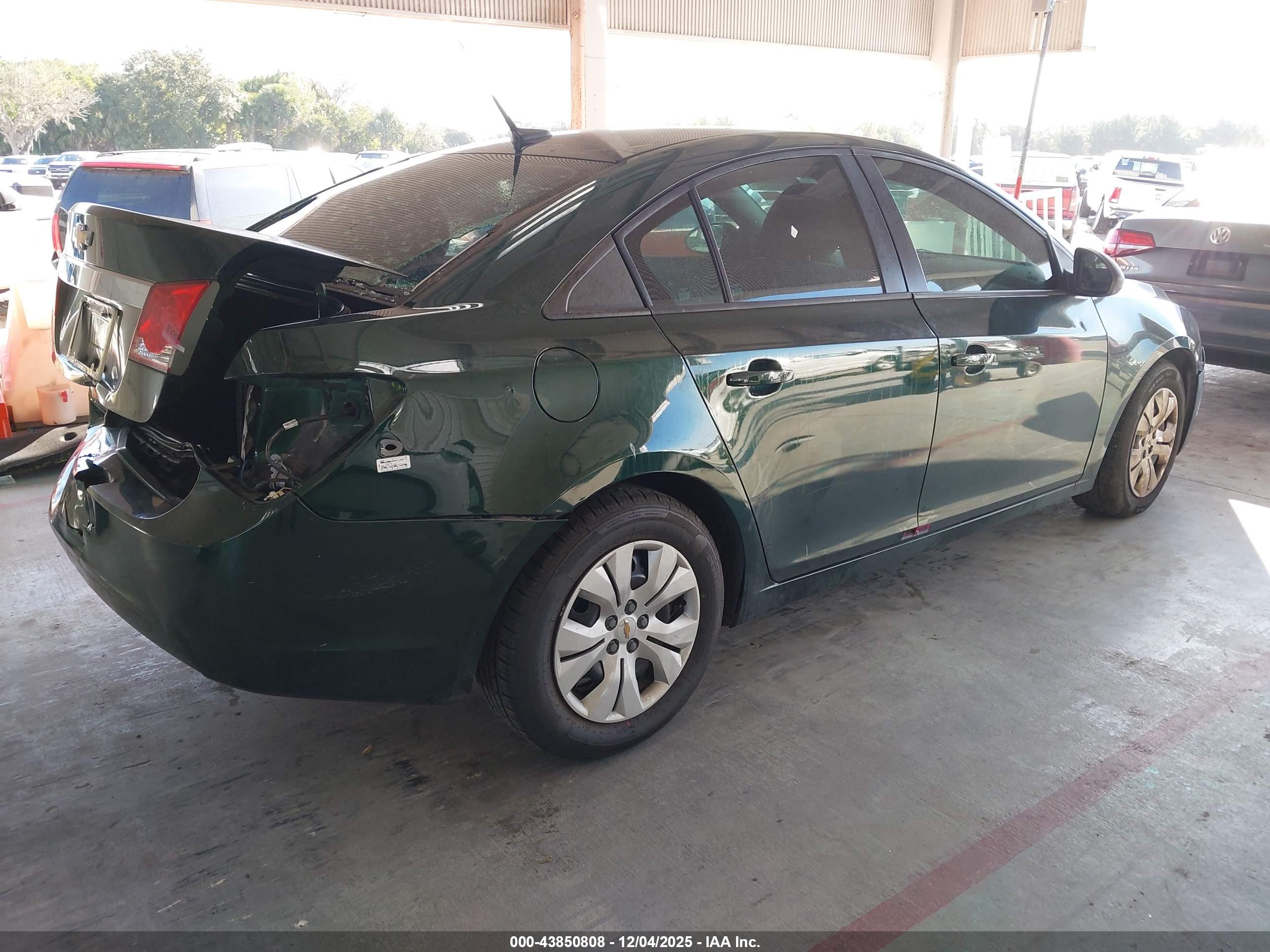 CHEVROLET CRUZE image 4