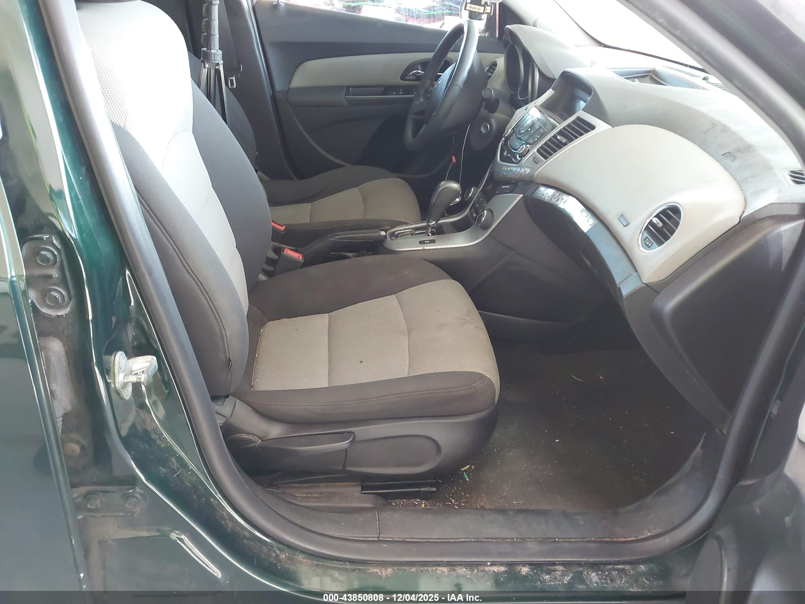CHEVROLET CRUZE image 5