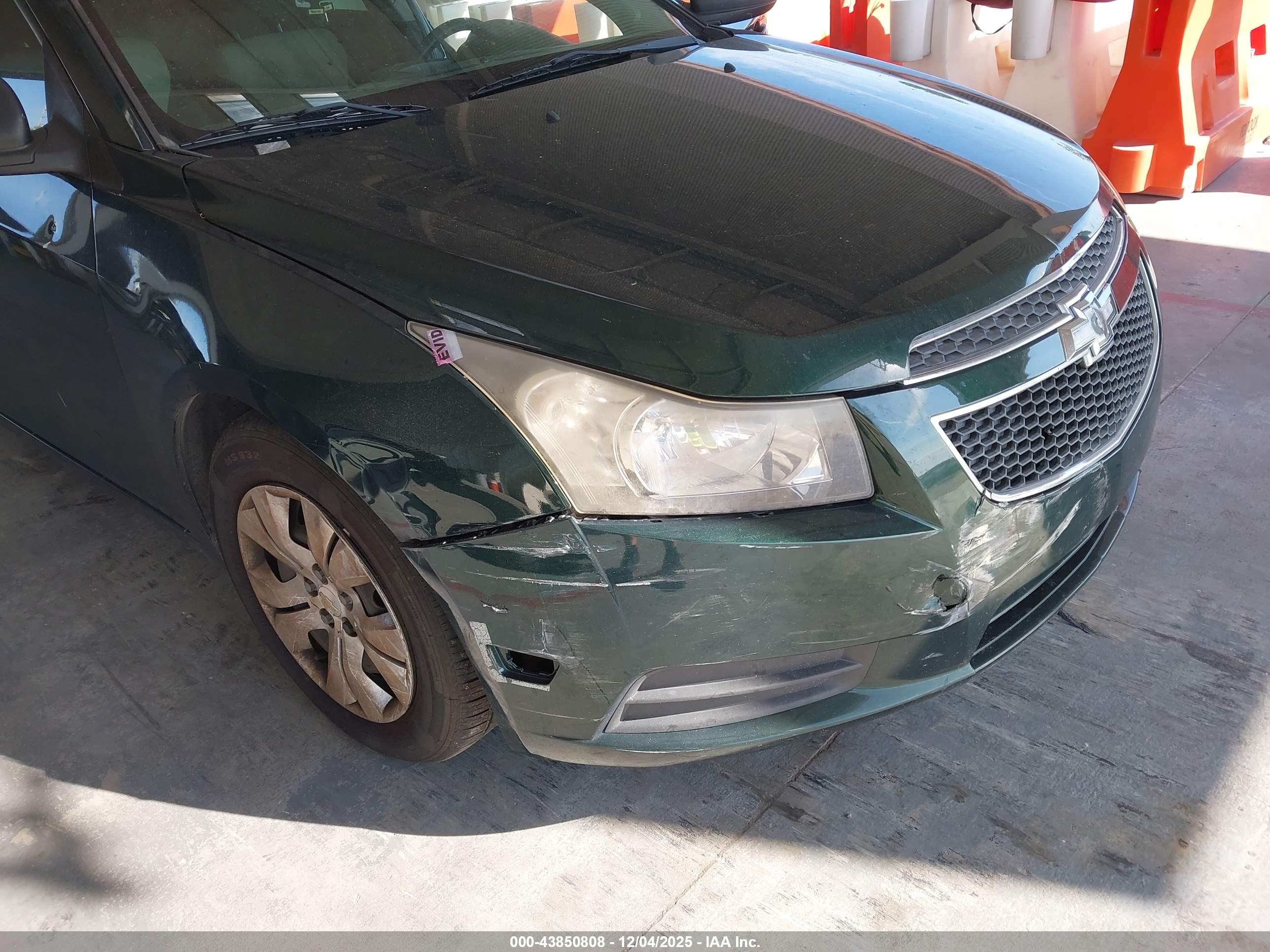 CHEVROLET CRUZE image 6