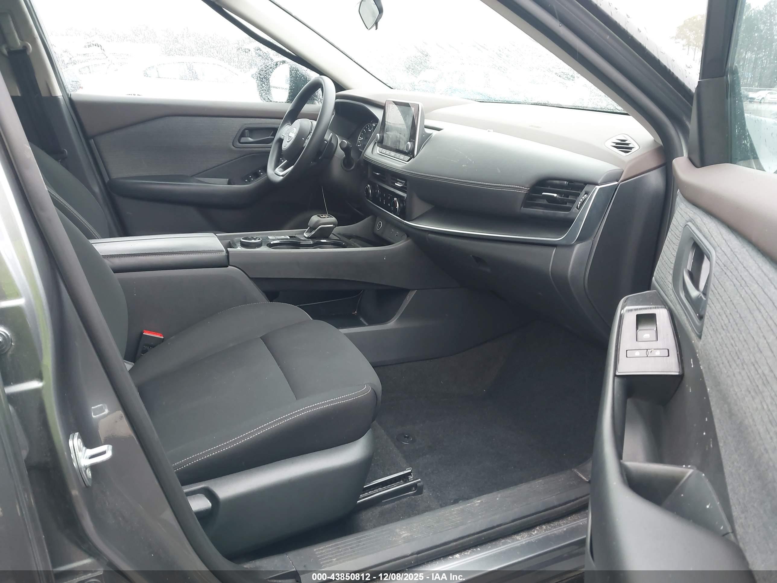 NISSAN ROGUE image 5
