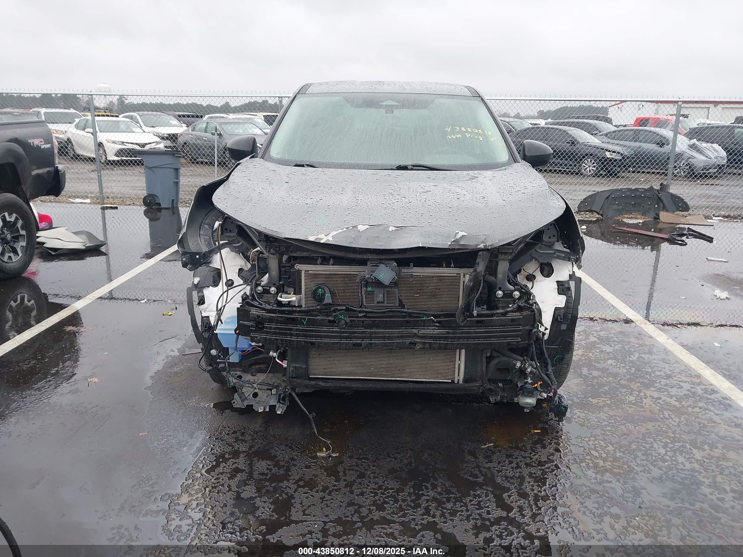 NISSAN ROGUE image 6