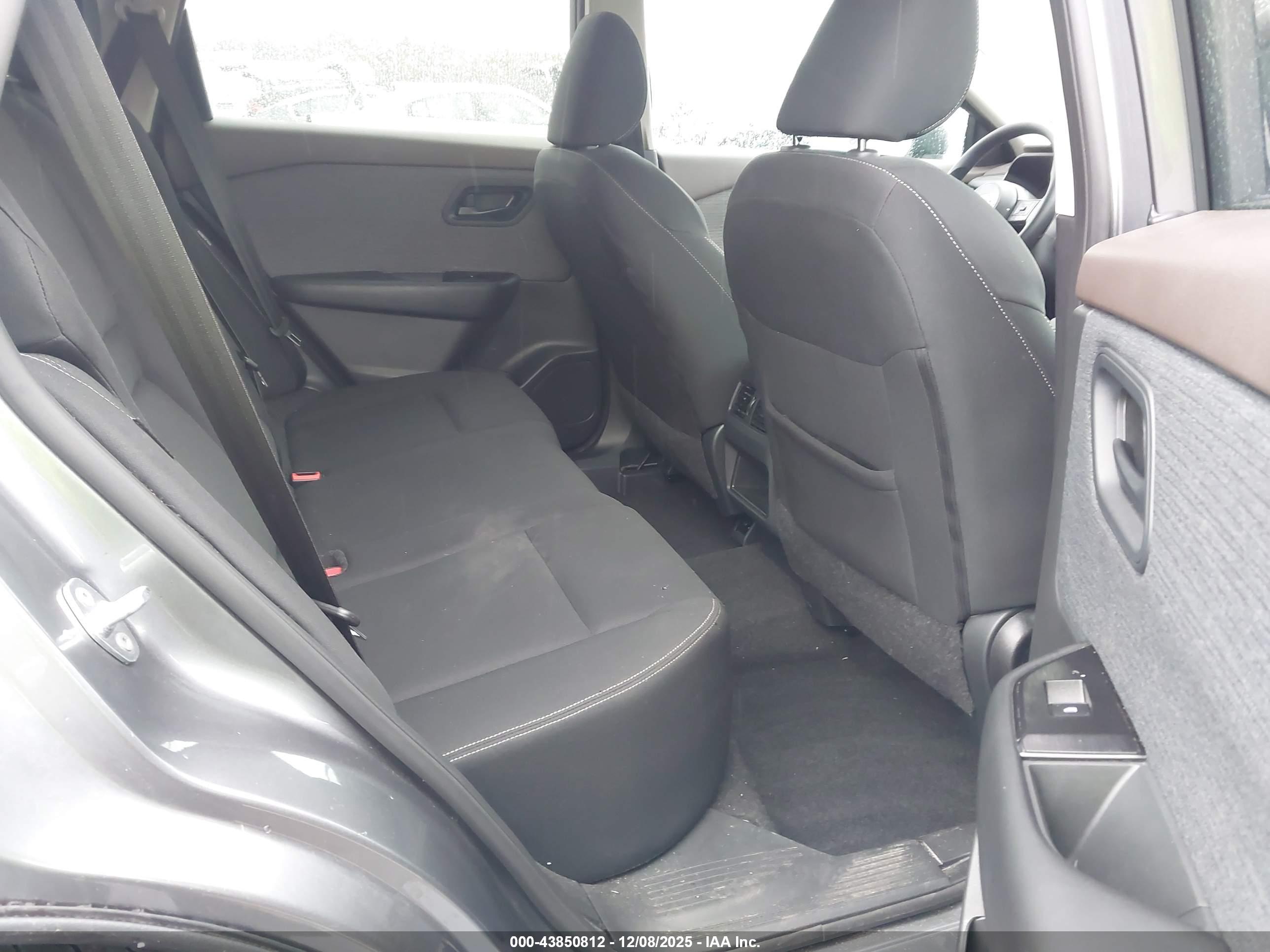 NISSAN ROGUE image 8