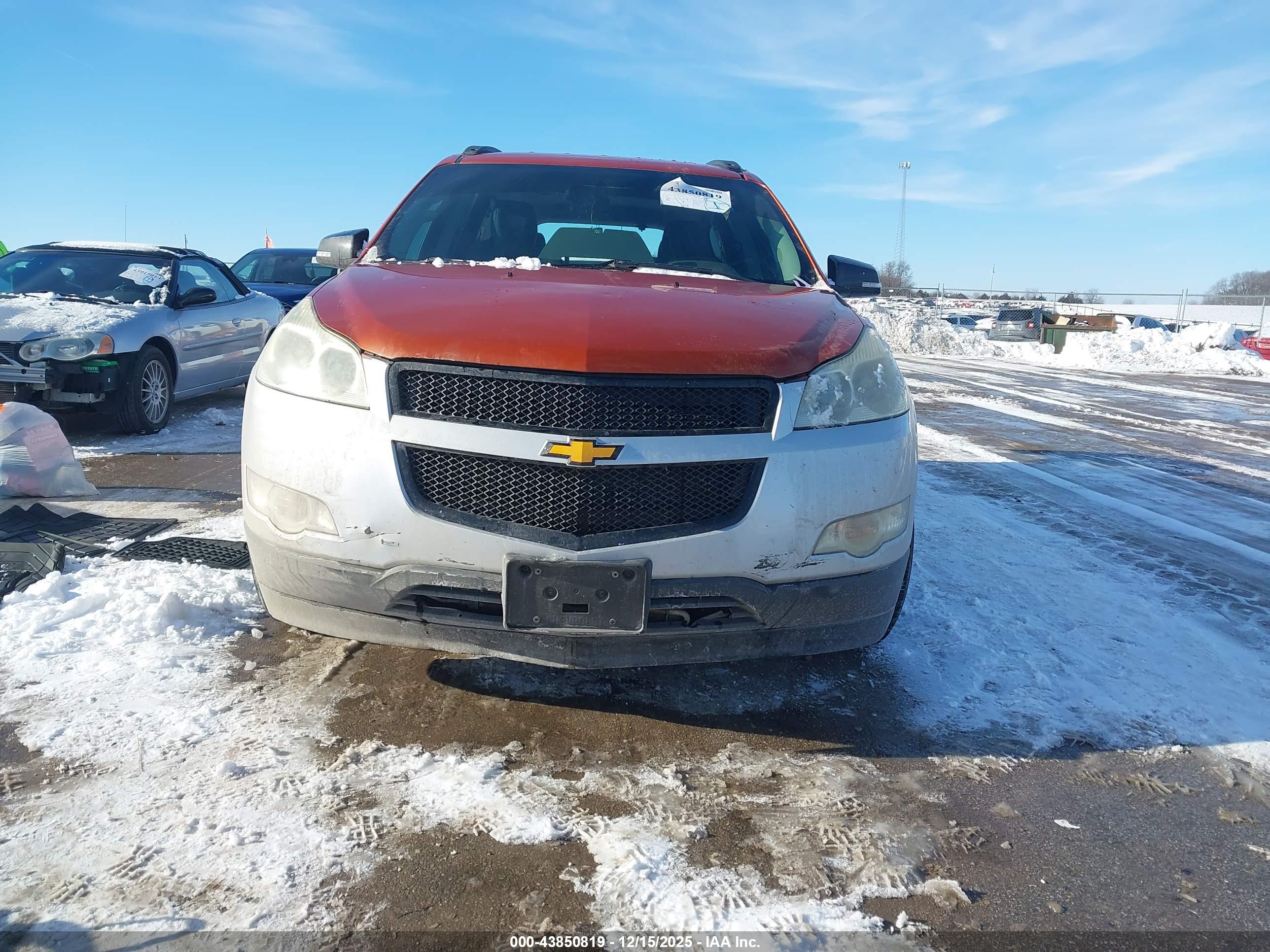 CHEVROLET TRAVERSE image 6