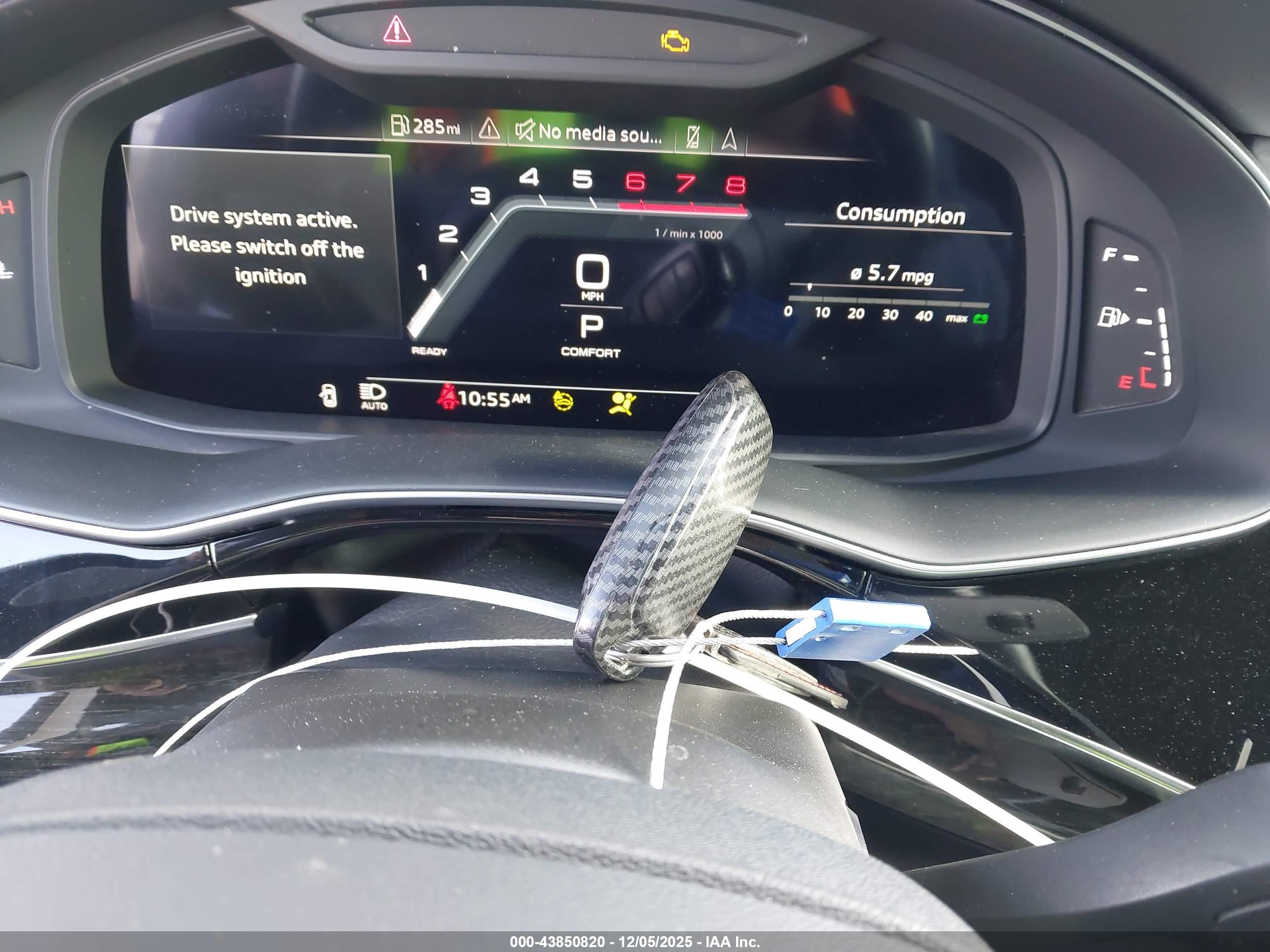 AUDI Q8 image 11