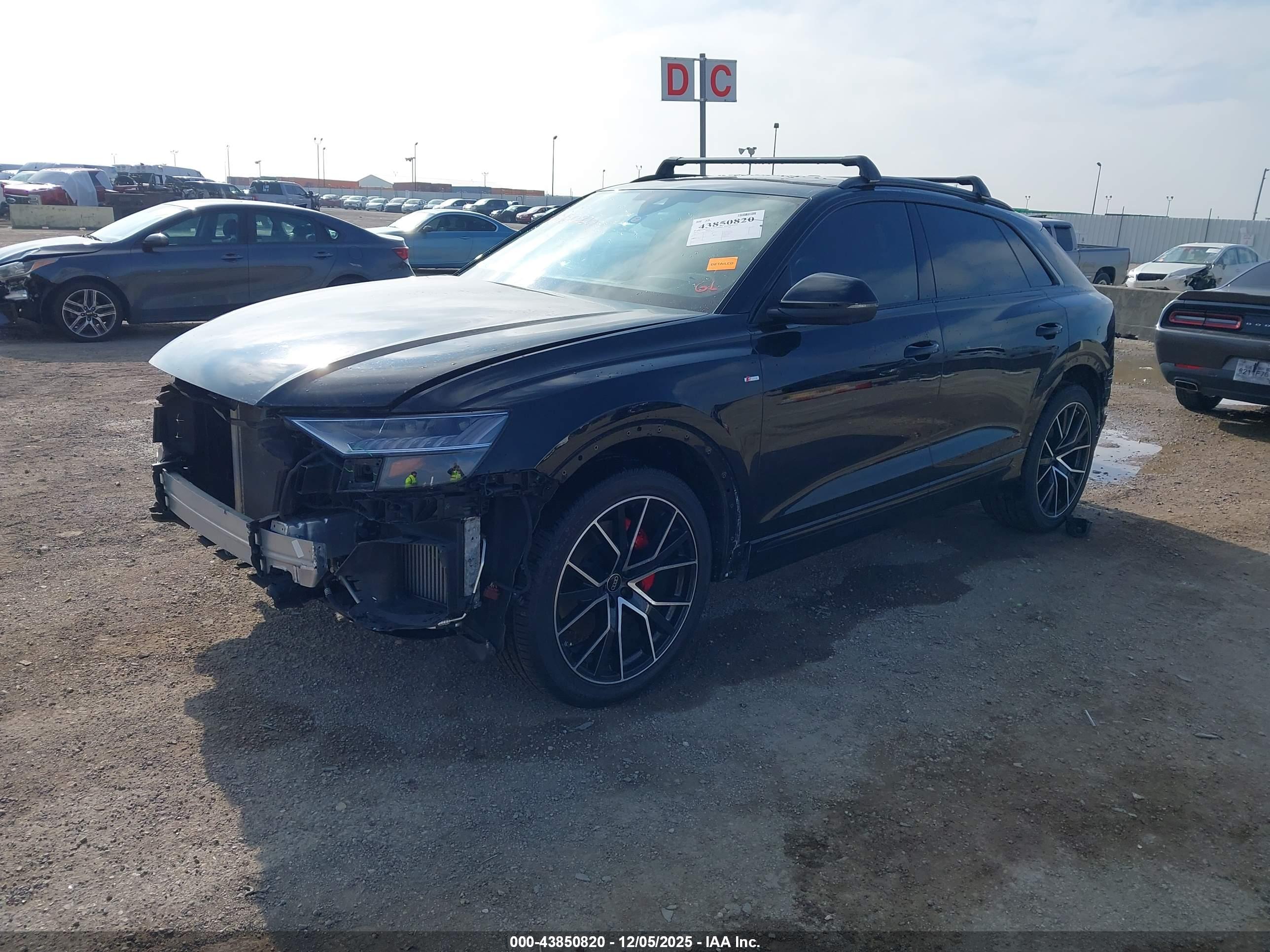 AUDI Q8 image 2