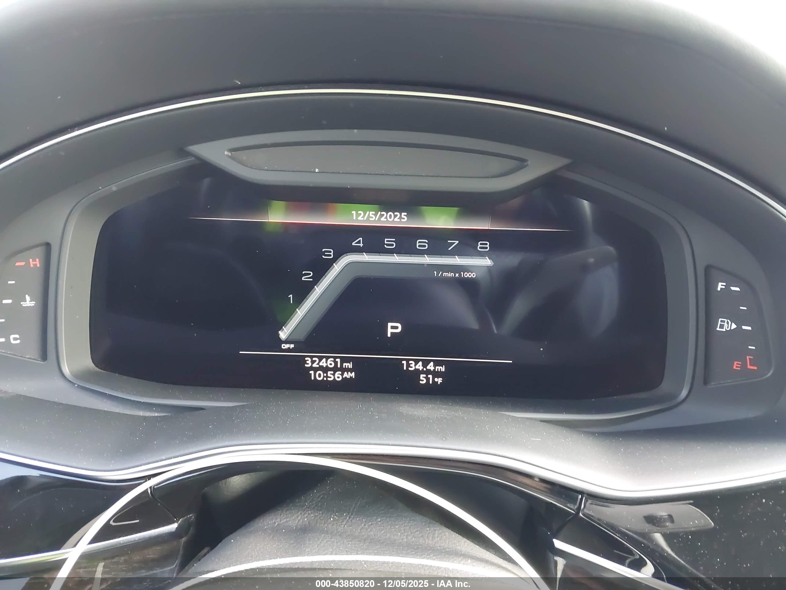 AUDI Q8 image 7