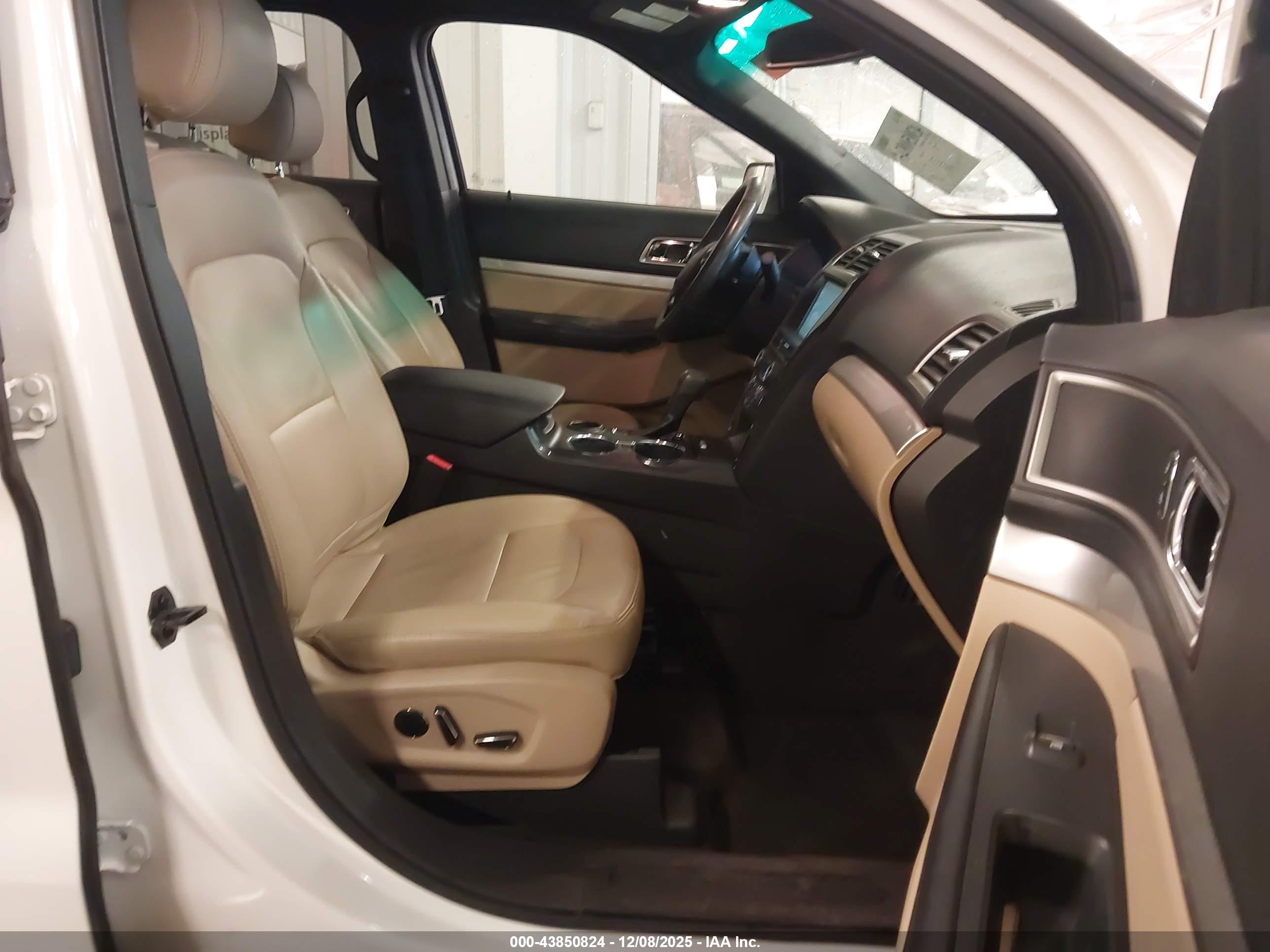 FORD EXPLORER image 5