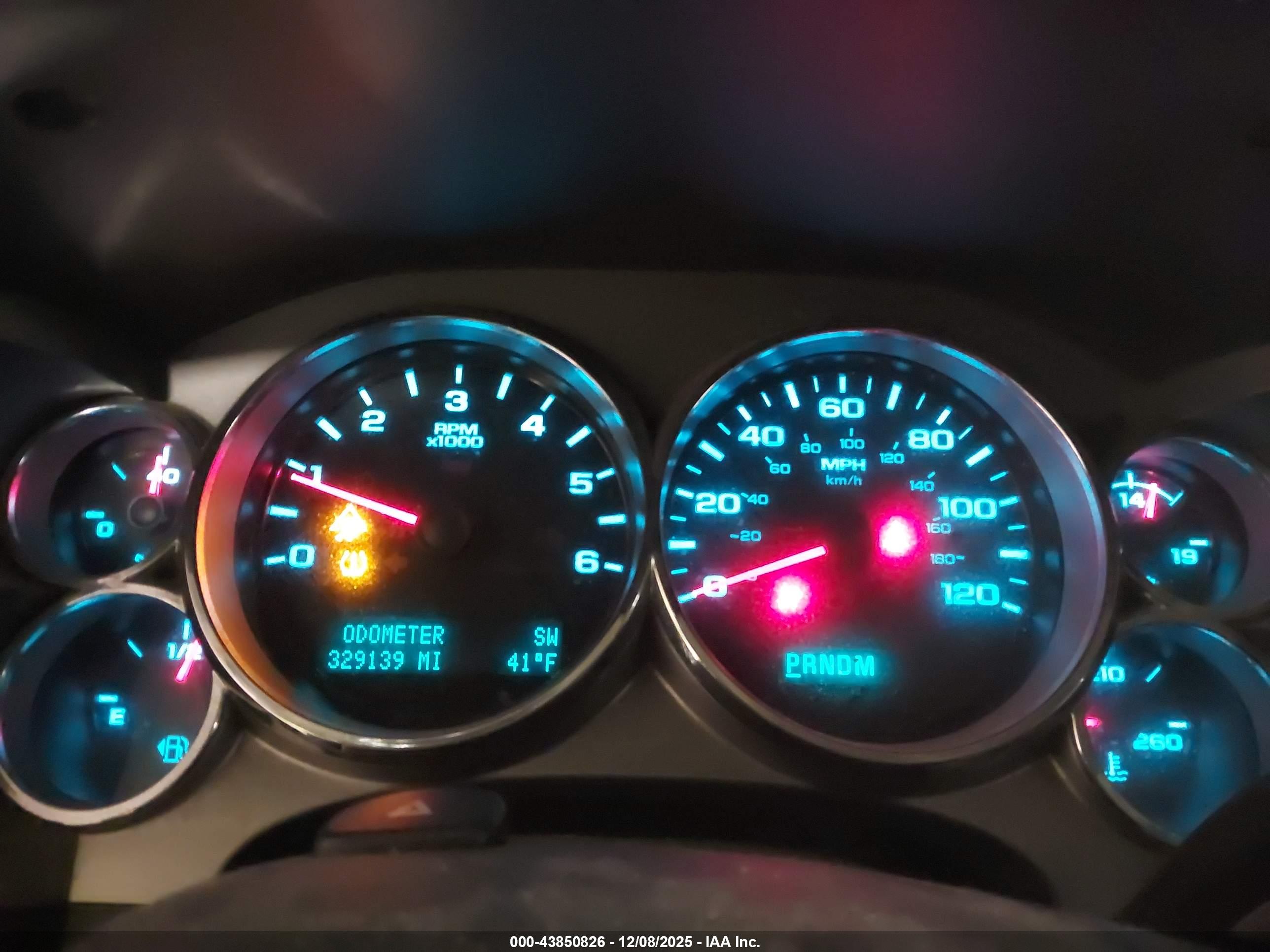 CHEVROLET SILVERADO image 7
