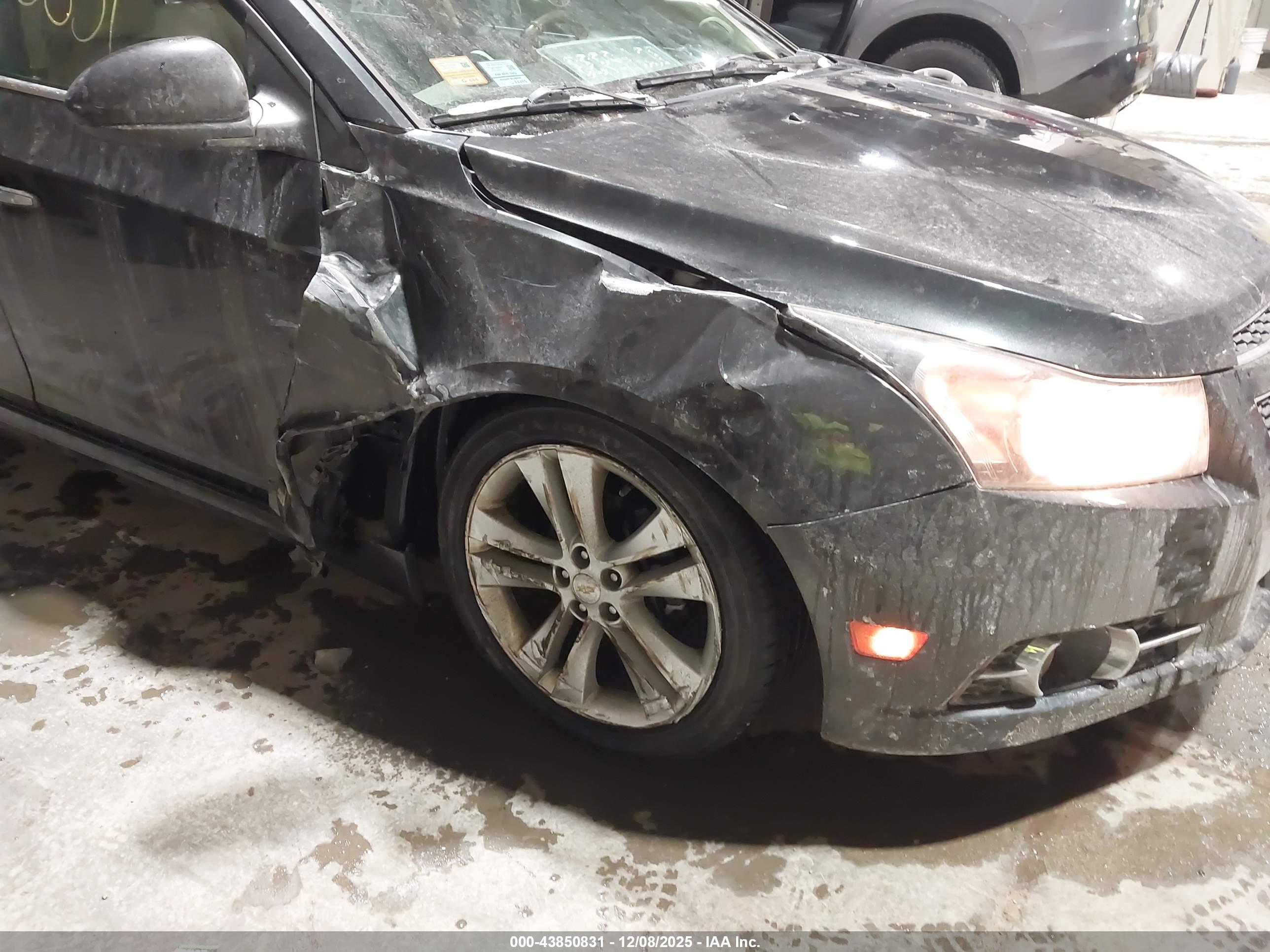 CHEVROLET CRUZE image 6