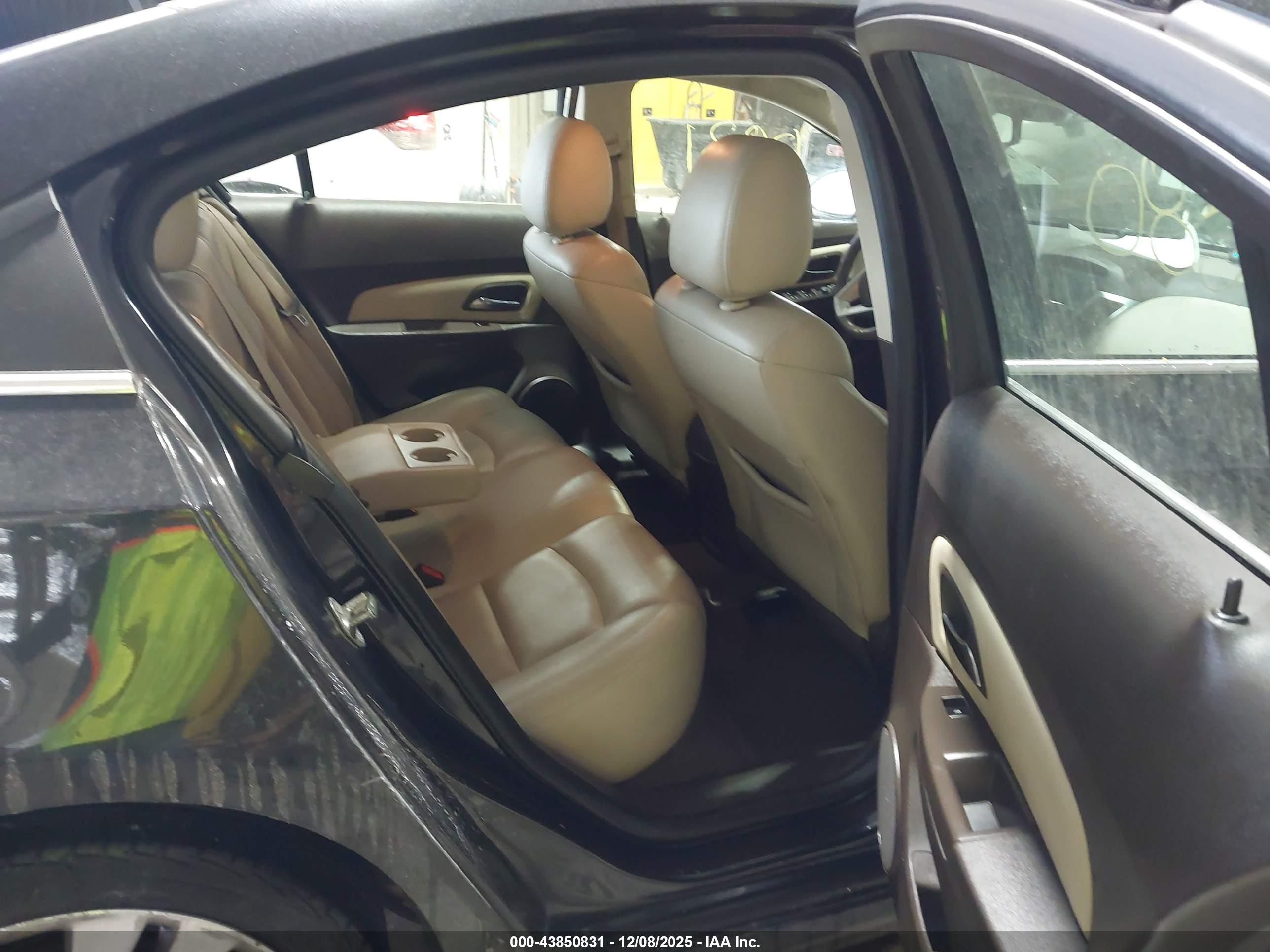CHEVROLET CRUZE image 8