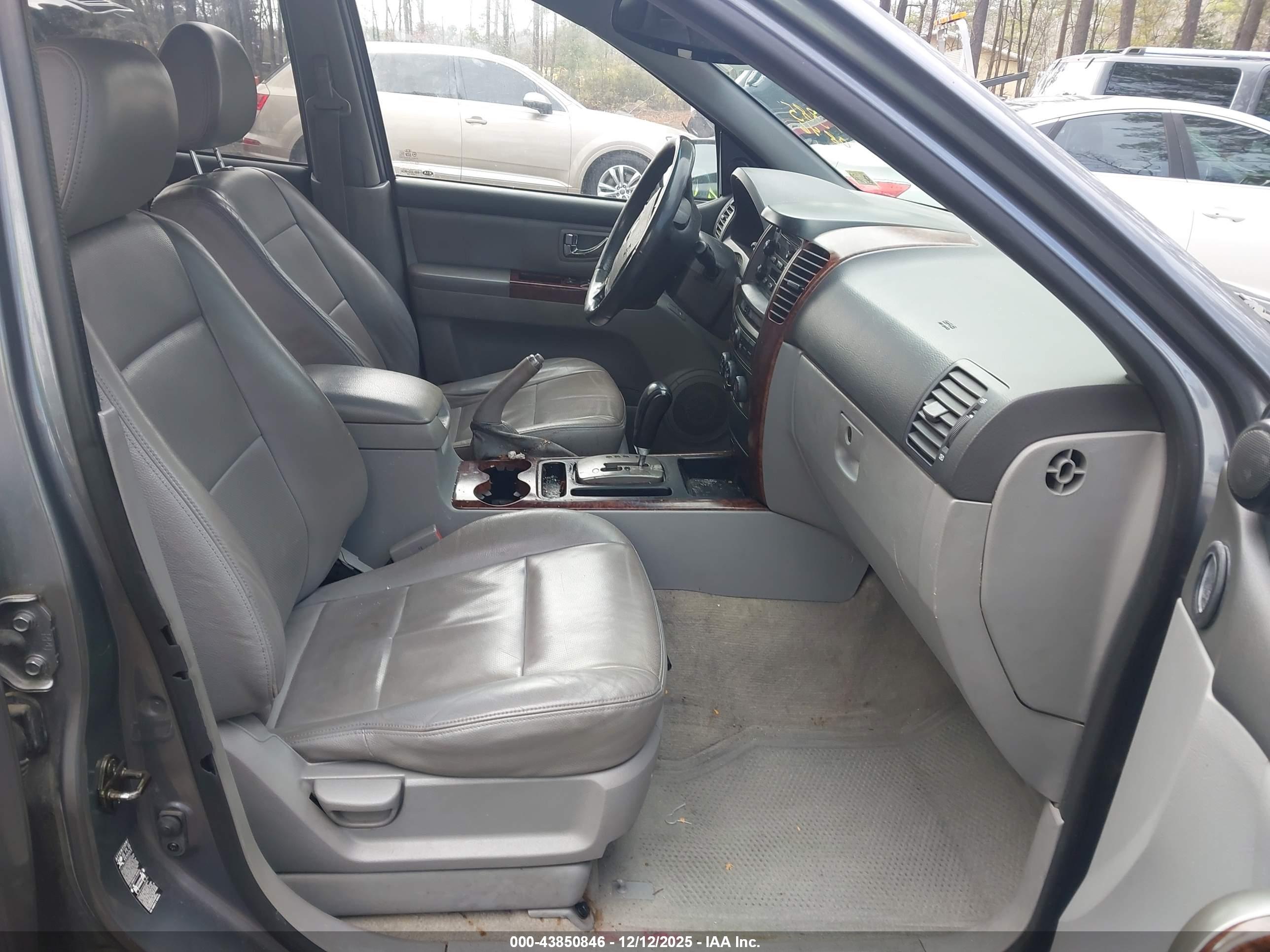 KIA SORENTO image 5