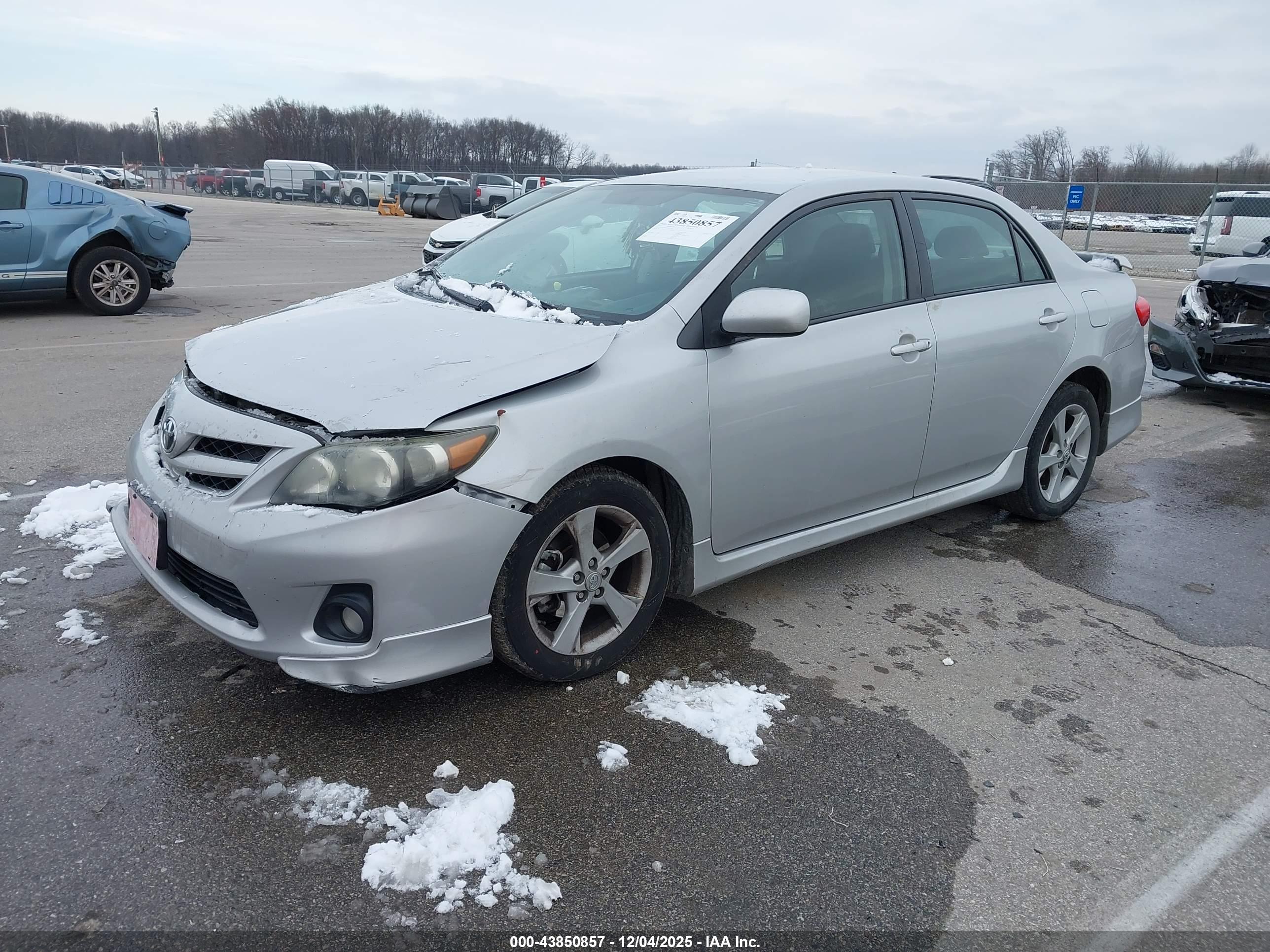 TOYOTA COROLLA image 2