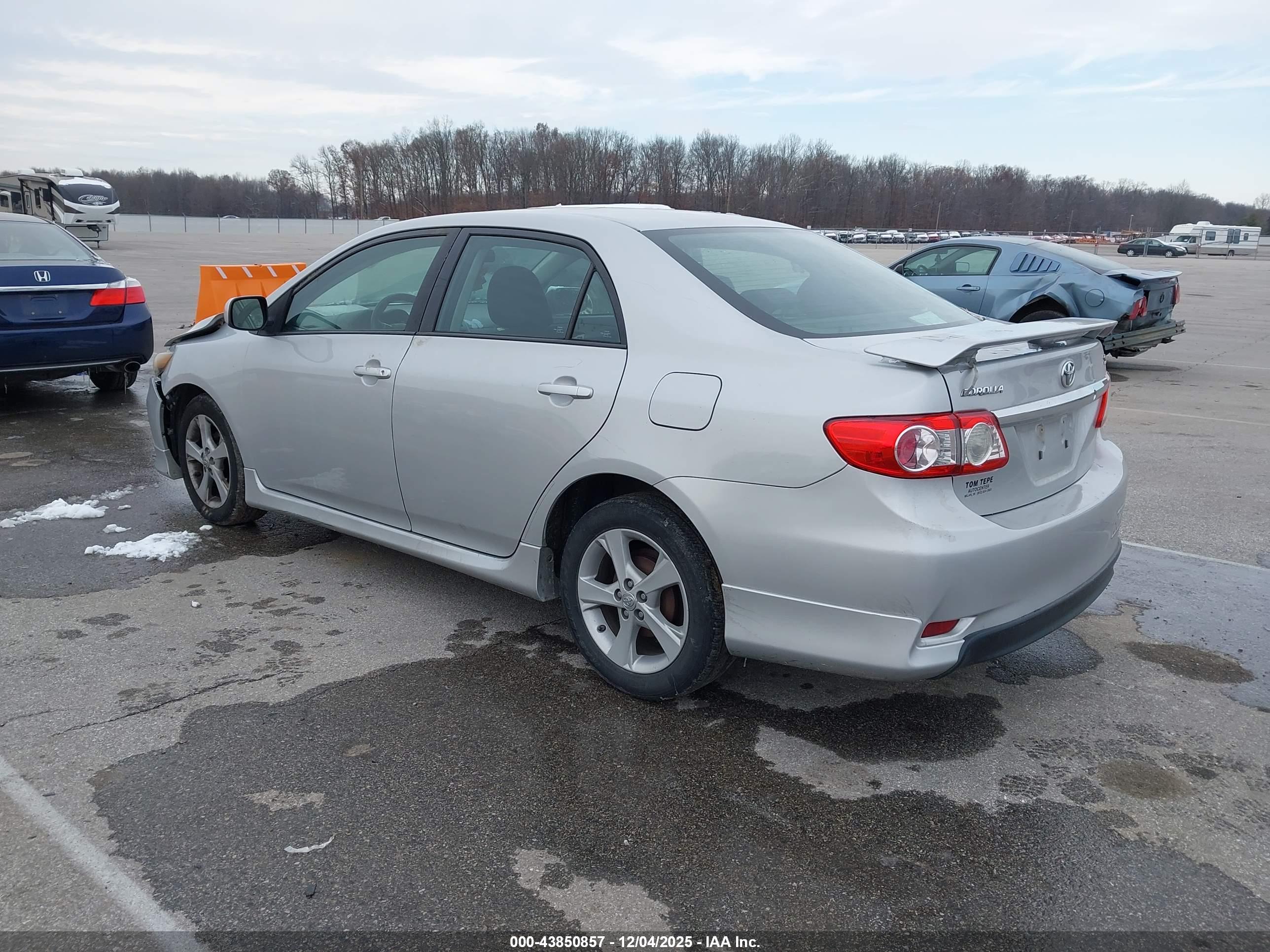 TOYOTA COROLLA image 3