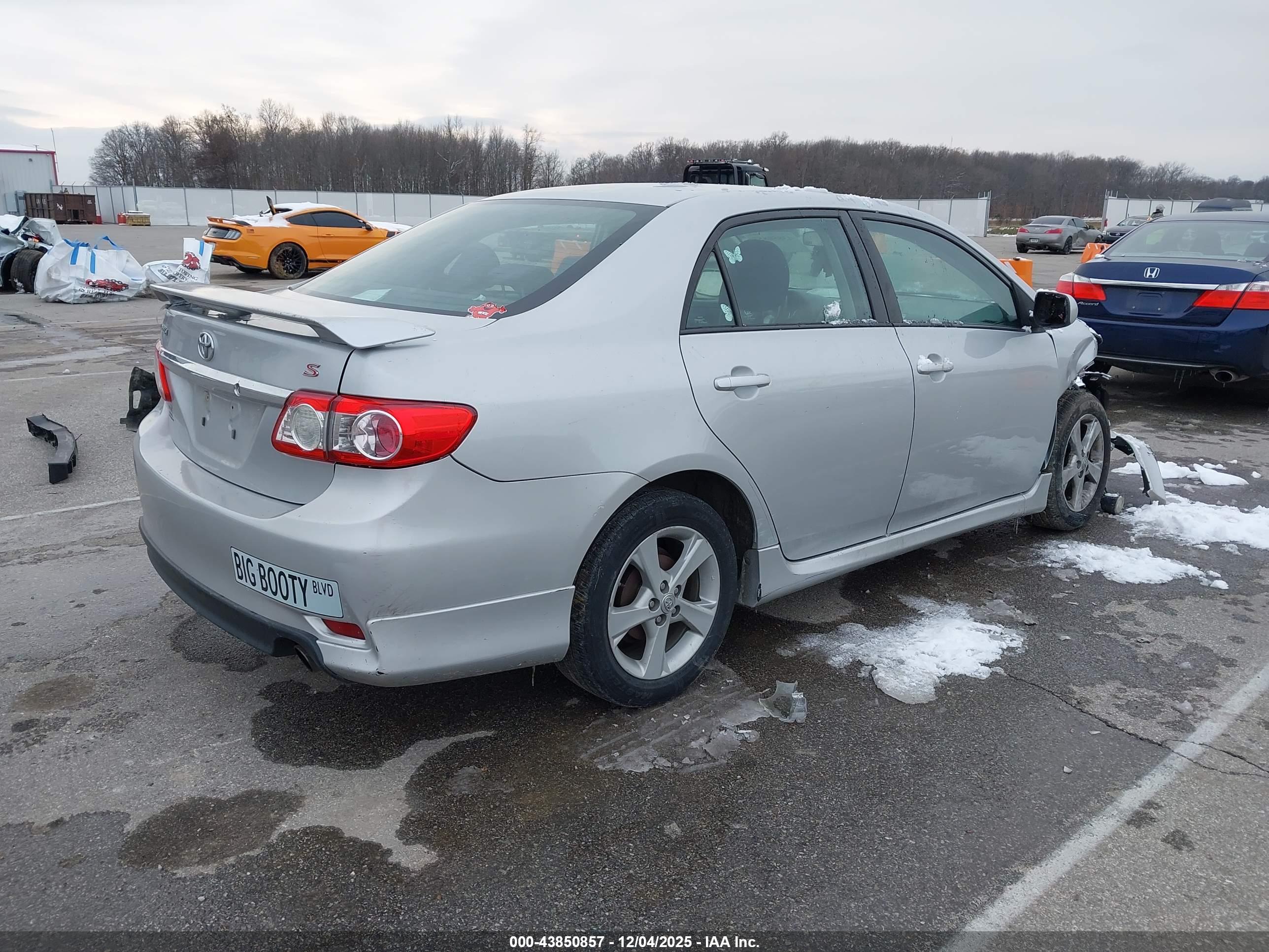 TOYOTA COROLLA image 4