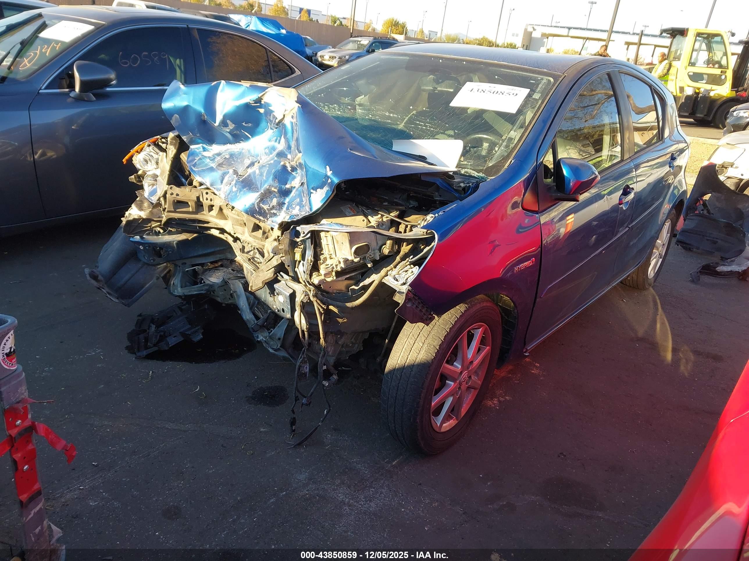 TOYOTA PRIUS image 2