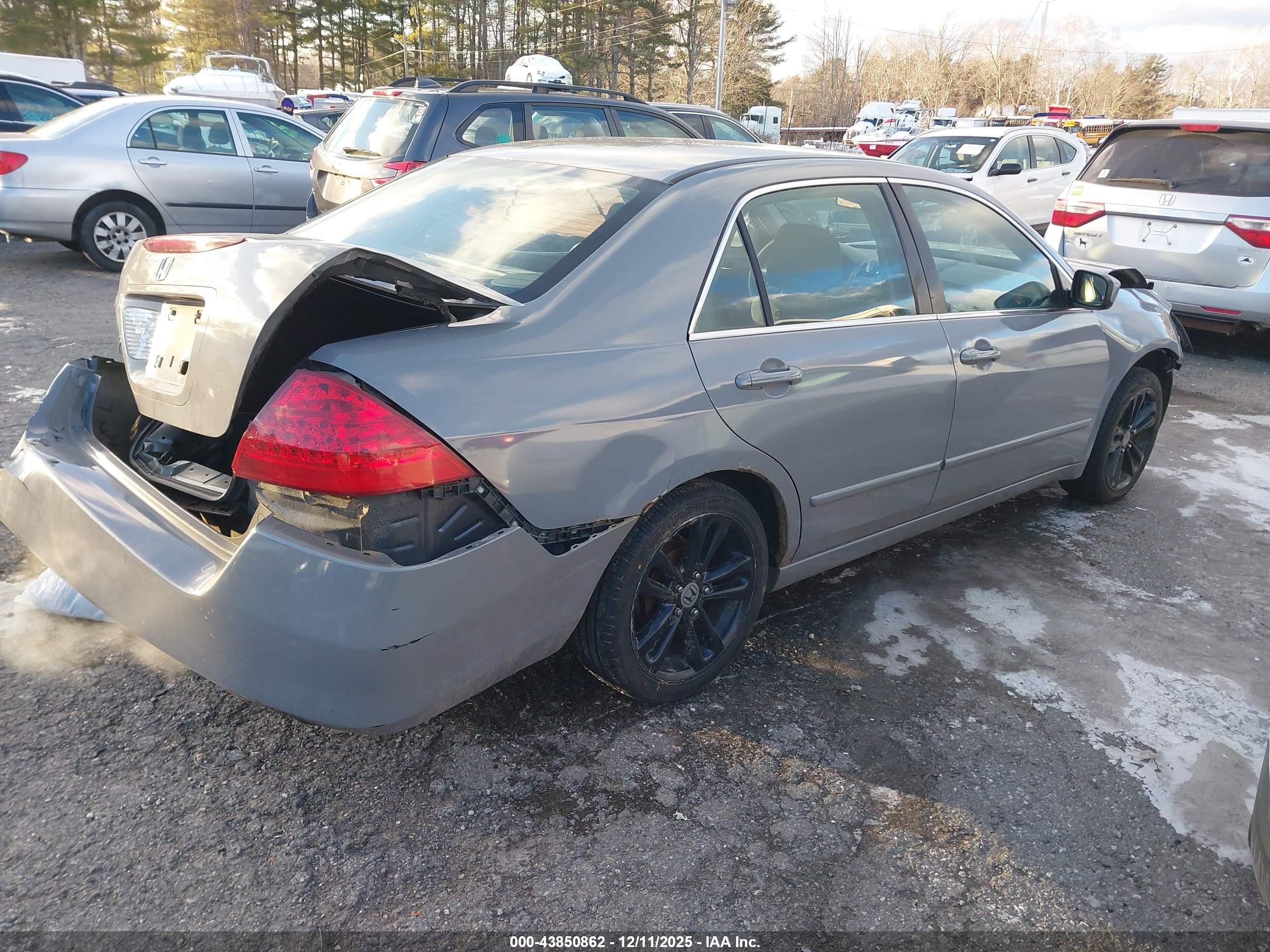 HONDA ACCORD image 4