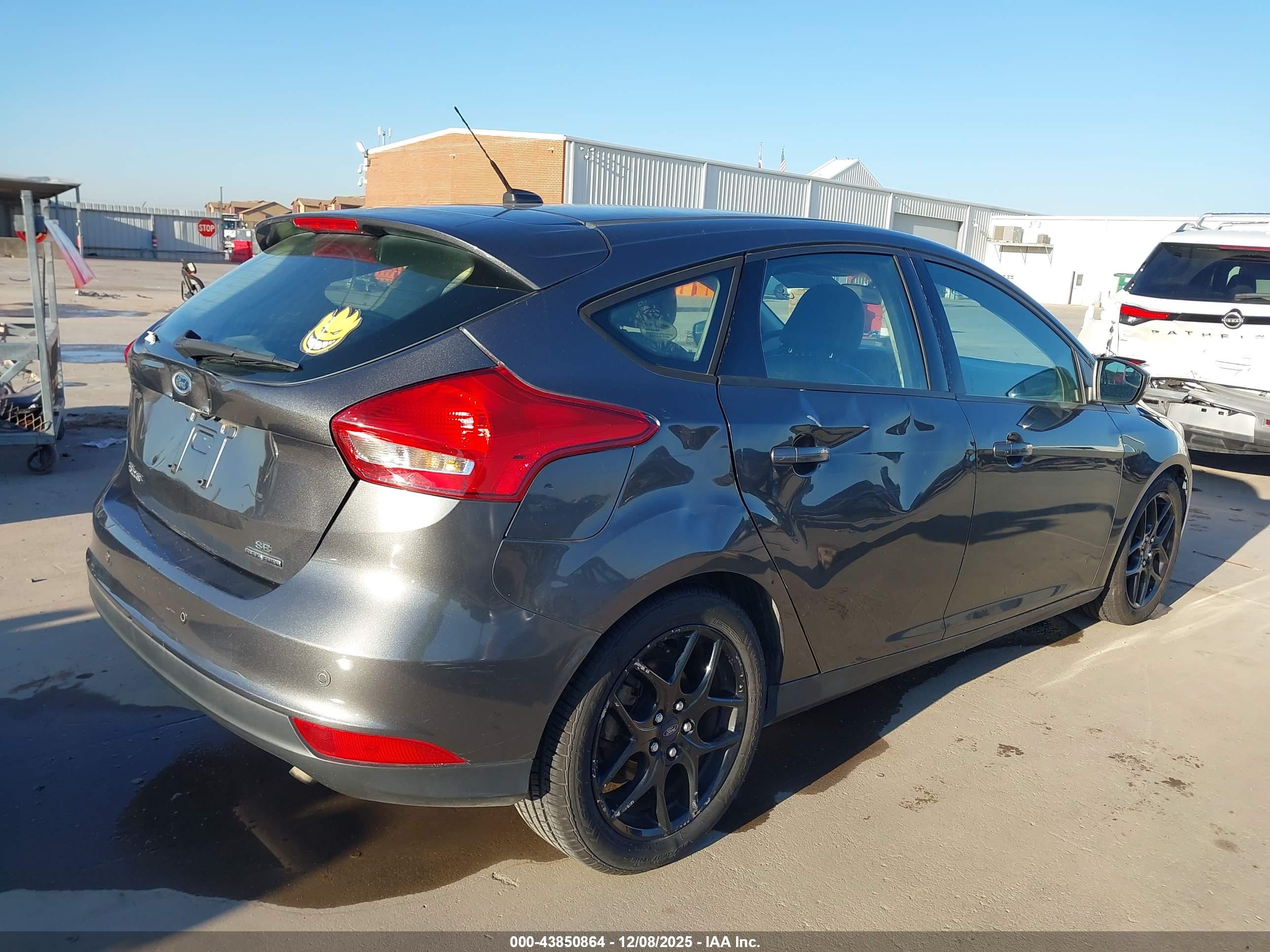 FORD FOCUS image 4