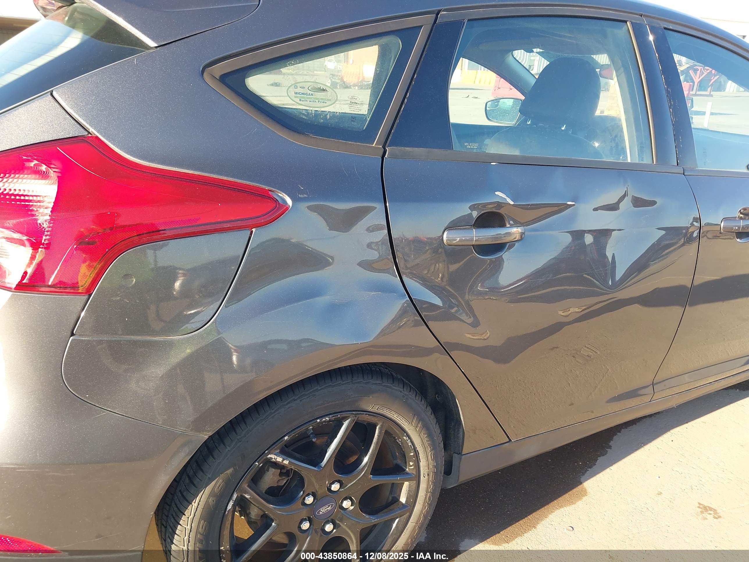 FORD FOCUS image 6