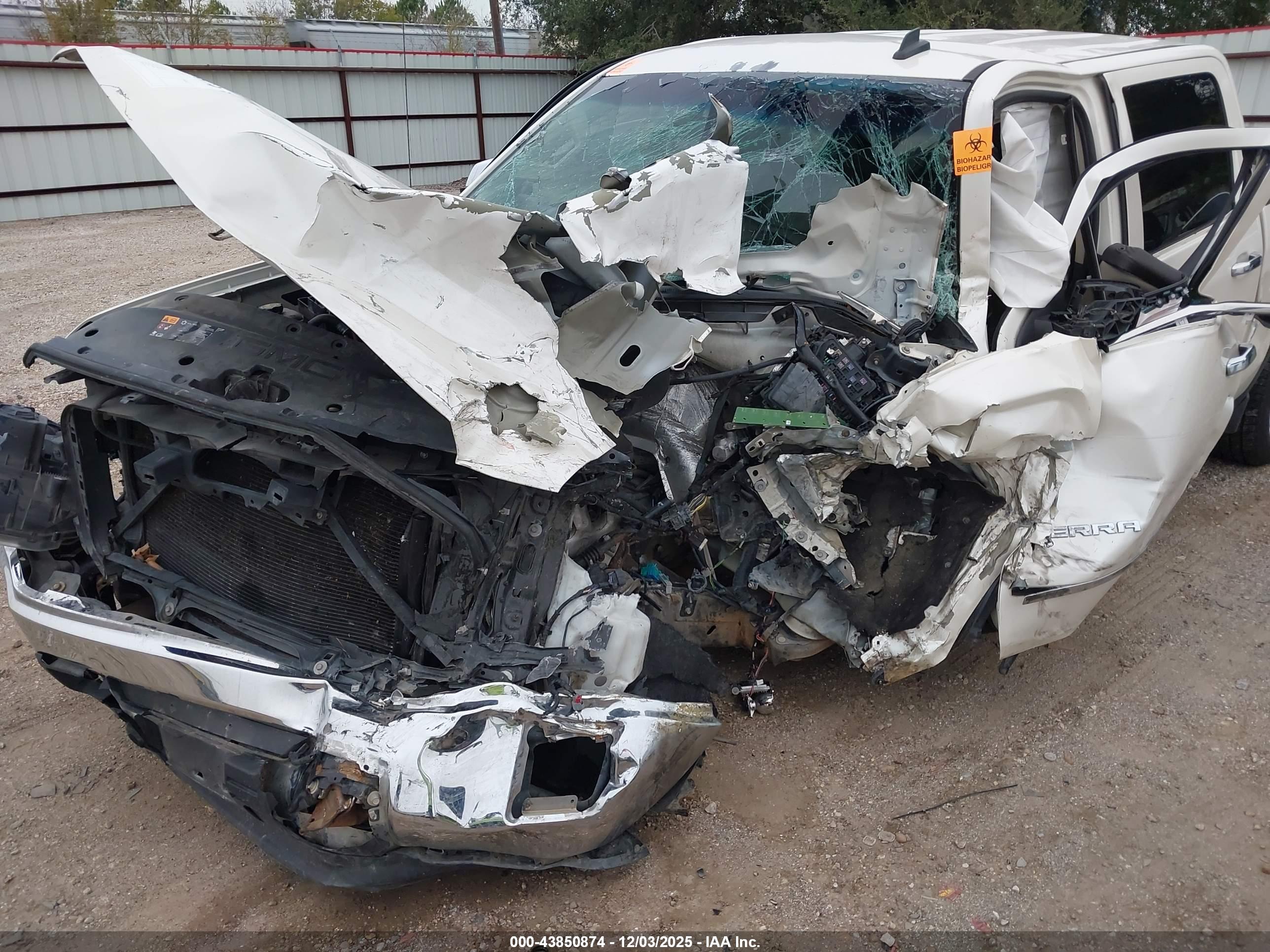 GMC SIERRA image 6