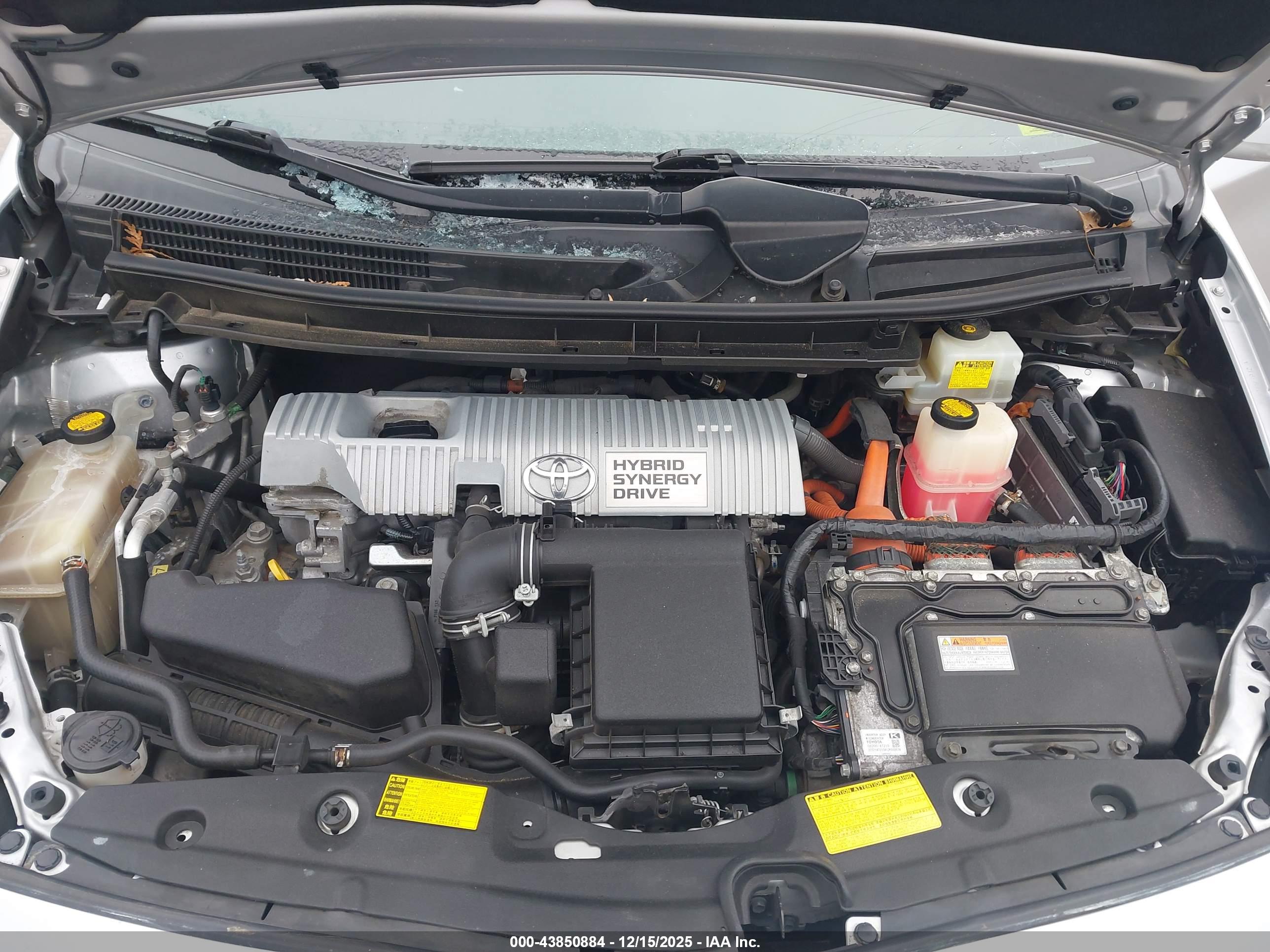 TOYOTA PRIUS image 10