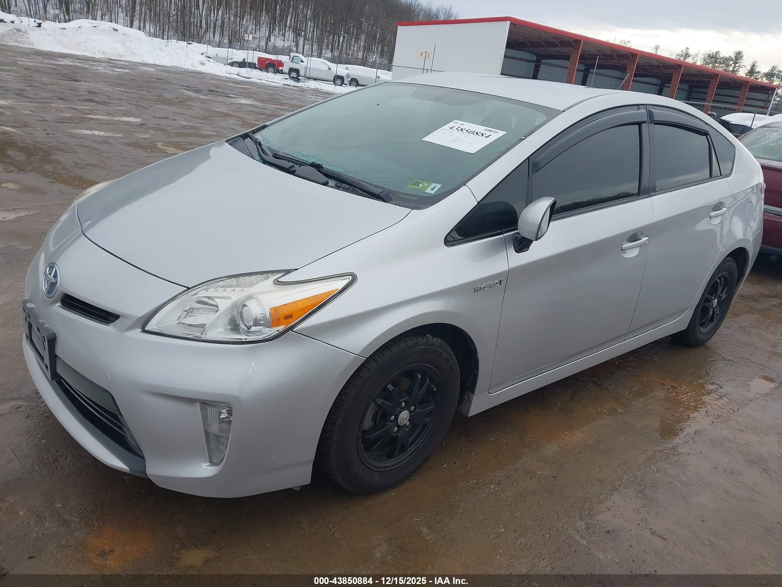 TOYOTA PRIUS image 2
