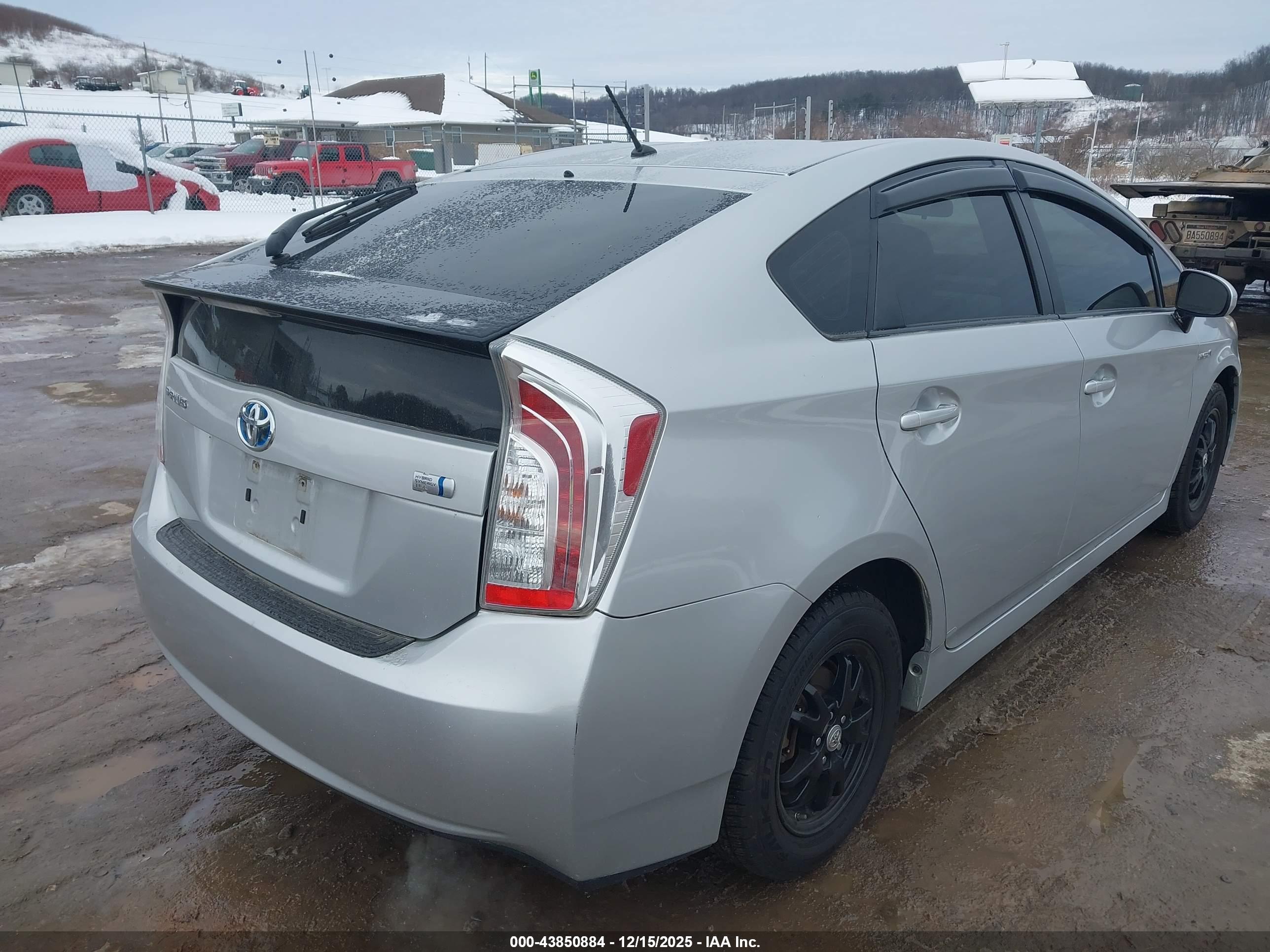 TOYOTA PRIUS image 4