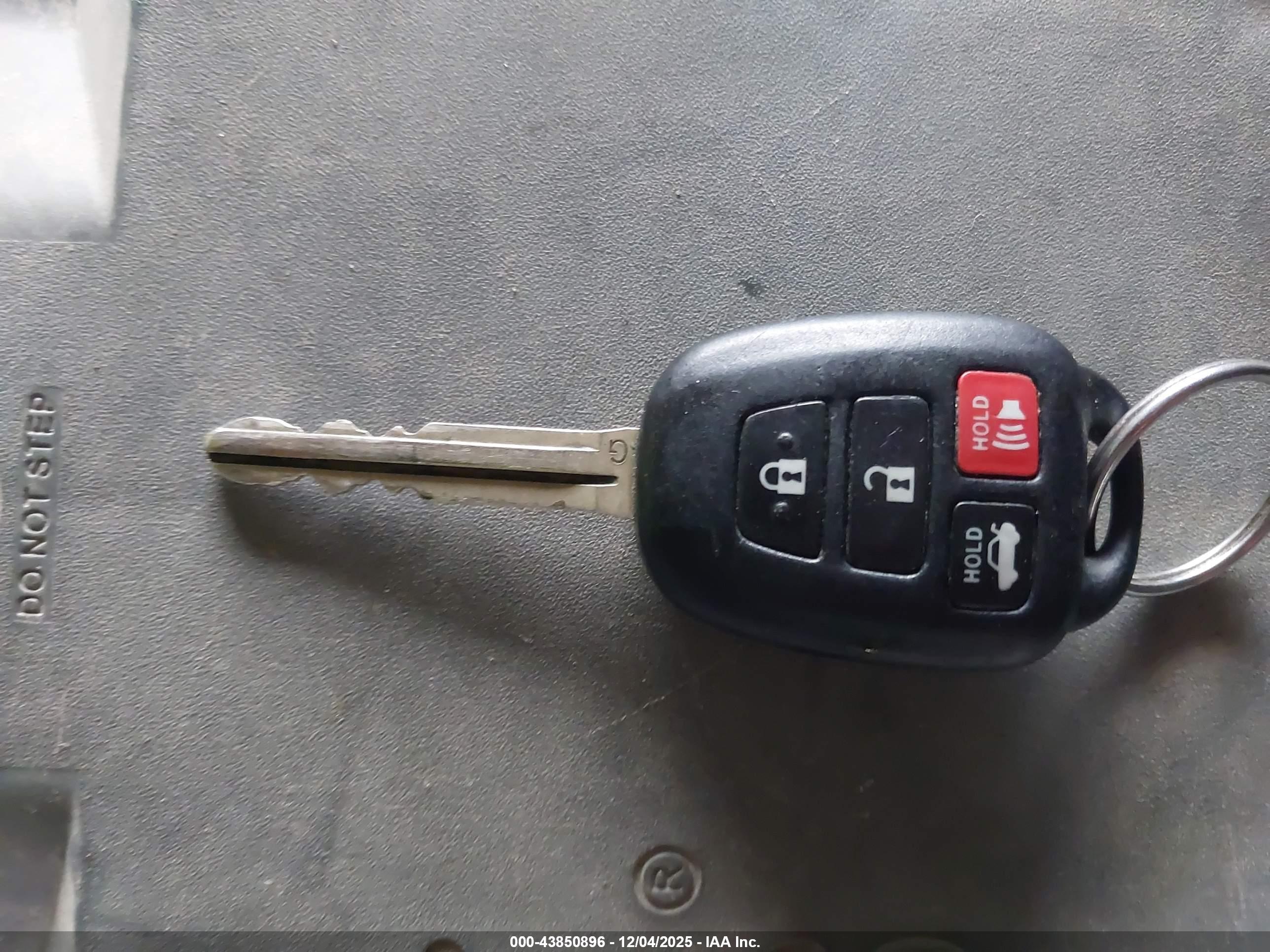 TOYOTA CAMRY image 11